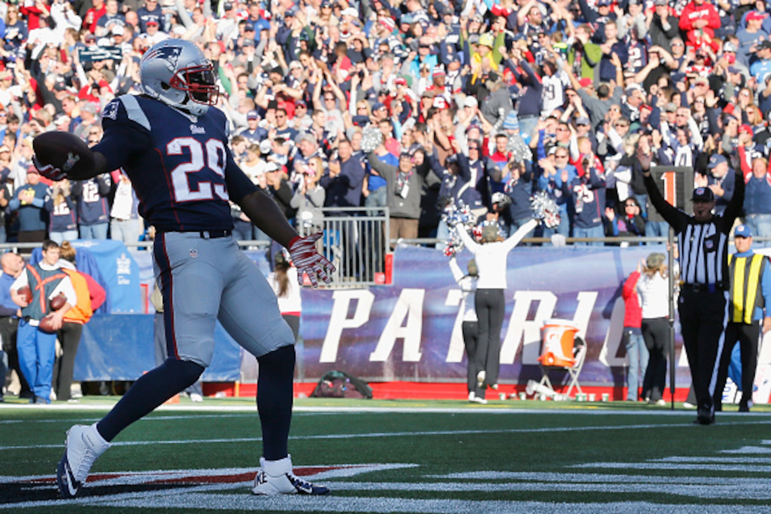 FOXBORO, MA - NOVEMBER 23:  LeGarrette Blount #29 of the New England Patriots reacts after scoring a touchdown during the second quarter against the Detroit Lions at Gillette Stadium on November 23, 2014 in Foxboro, Massachusetts.  (Photo by Jim Rogash/Ge