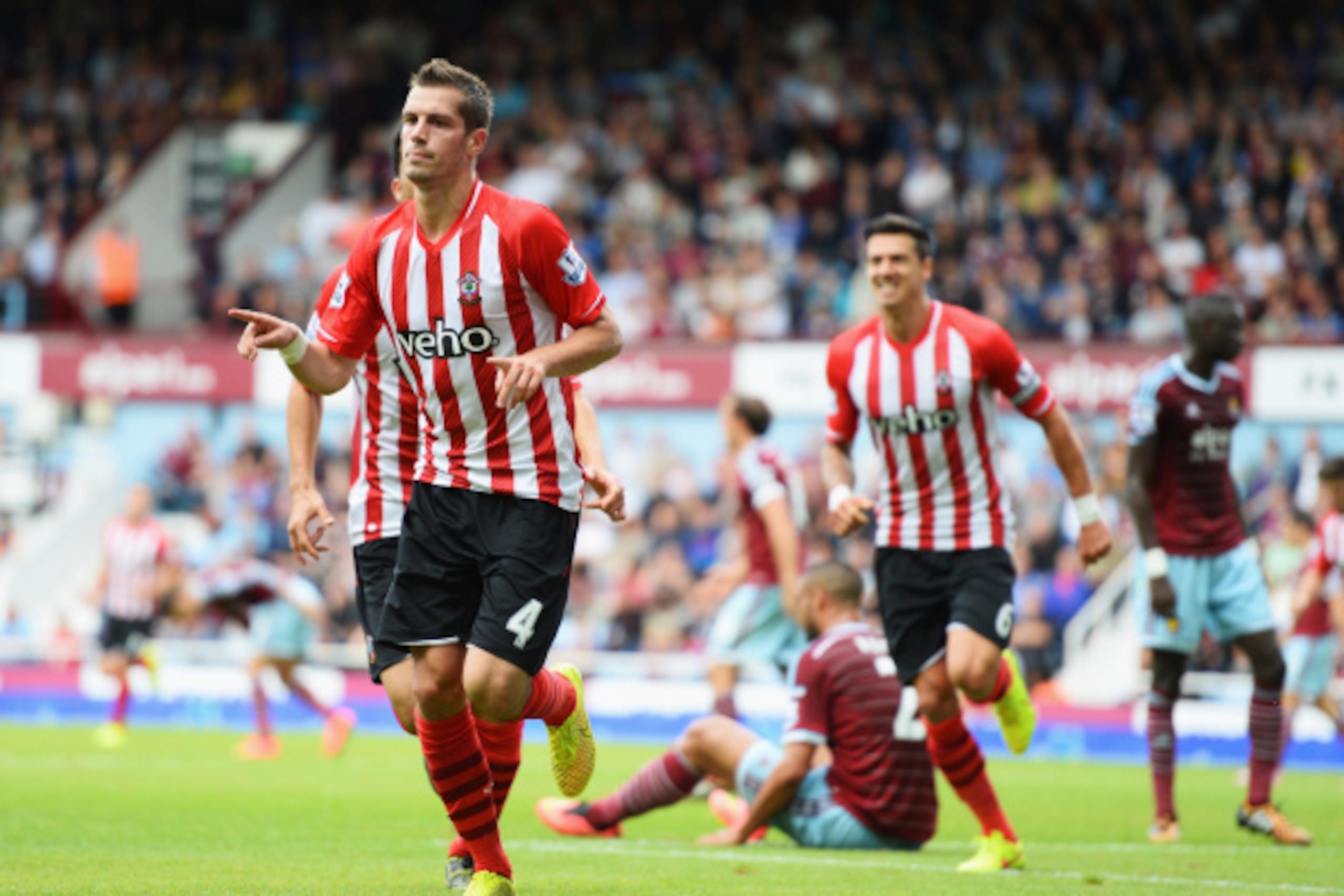 LONDON, ENGLAND - AUGUST 30:  Morgan Schneiderlin of Southampton celebrates scoring the equalising goal during the Barclays Premier League match between West Ham United and Southampton at Boleyn Ground on August 30, 2014 in London, England.  (Photo by Jam
