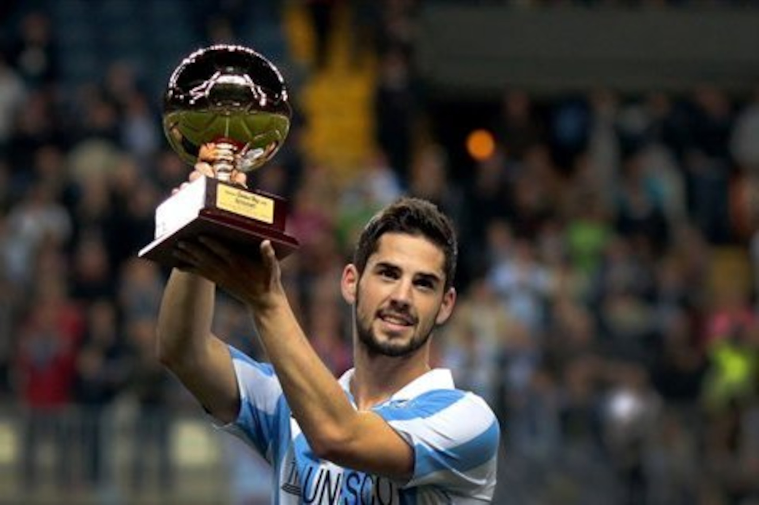 Isco with the Golden Ball award