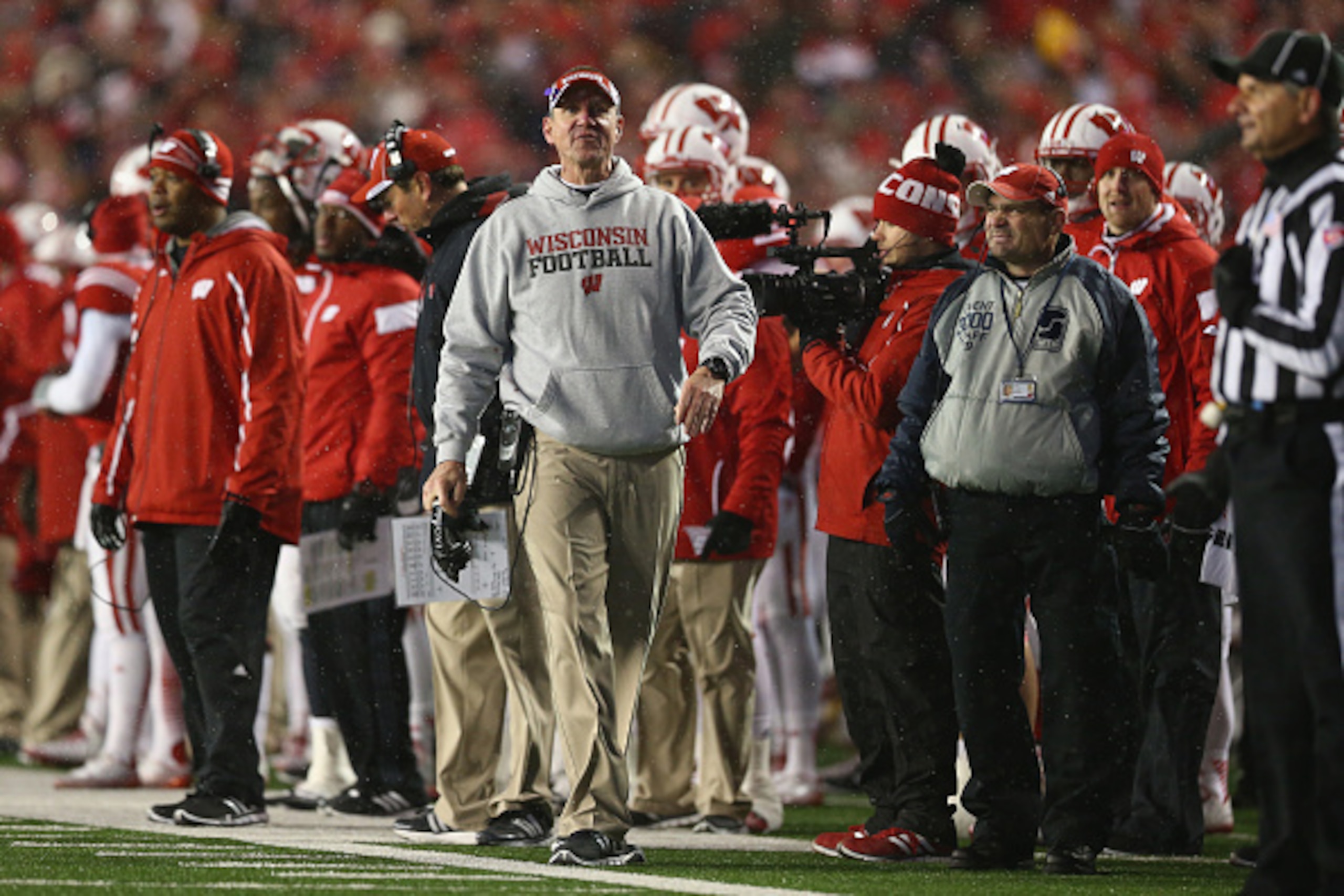 MADISON, WI - NOVEMBER 15:  Head coach Gary Andersen of the Wisconsin Badgers at Camp Randall Stadium on November 15, 2014 in Madison, Wisconsin.  (Photo by Ronald Martinez/Getty Images)