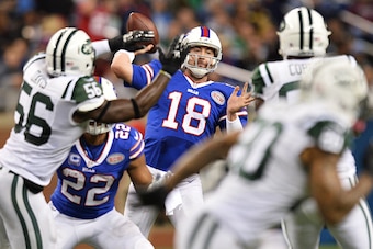 DETROIT, MI - NOVEMBER 24:  Quarterback Kyle Orton #18 of the Buffalo Bills throws against the New York Jets in the third quarter at Ford Field on November 24, 2014 in Detroit, Michigan. Buffalo defeated New York 38-3.  (Photo by Jamie Sabau/Getty Images)