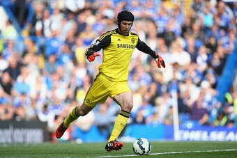 LONDON, ENGLAND - OCTOBER 05:  Petr Cech of Chelsea in action during the Barclays Premier League match between Chelsea and Arsenal at Stamford Bridge on October 4, 2014 in London, England.  (Photo by Paul Gilham/Getty Images)
