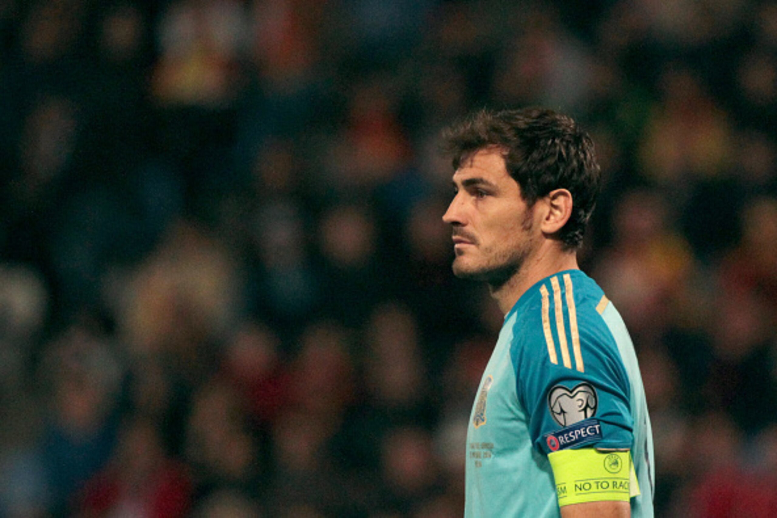 HUELVA, SPAIN - NOVEMBER 15: Iker Casillas of Spain looks to his teamates during the UEFA EURO 2016 Group C Qualifier football match between Spain and Belarus at Nuevo Colombino studium on November 15, 2014 in Huelva, Spain. (Photo by Sergio Camacho/Gett HUELVA, SPAIN - NOVEMBER 15: Iker Casillas of Spain looks to his teamates during the UEFA EURO 2016 Group C Qualifier football match between Spain and Belarus at Nuevo Colombino studium on November 15, 2014 in Huelva, Spain. (Photo by Sergio Camacho/Gett