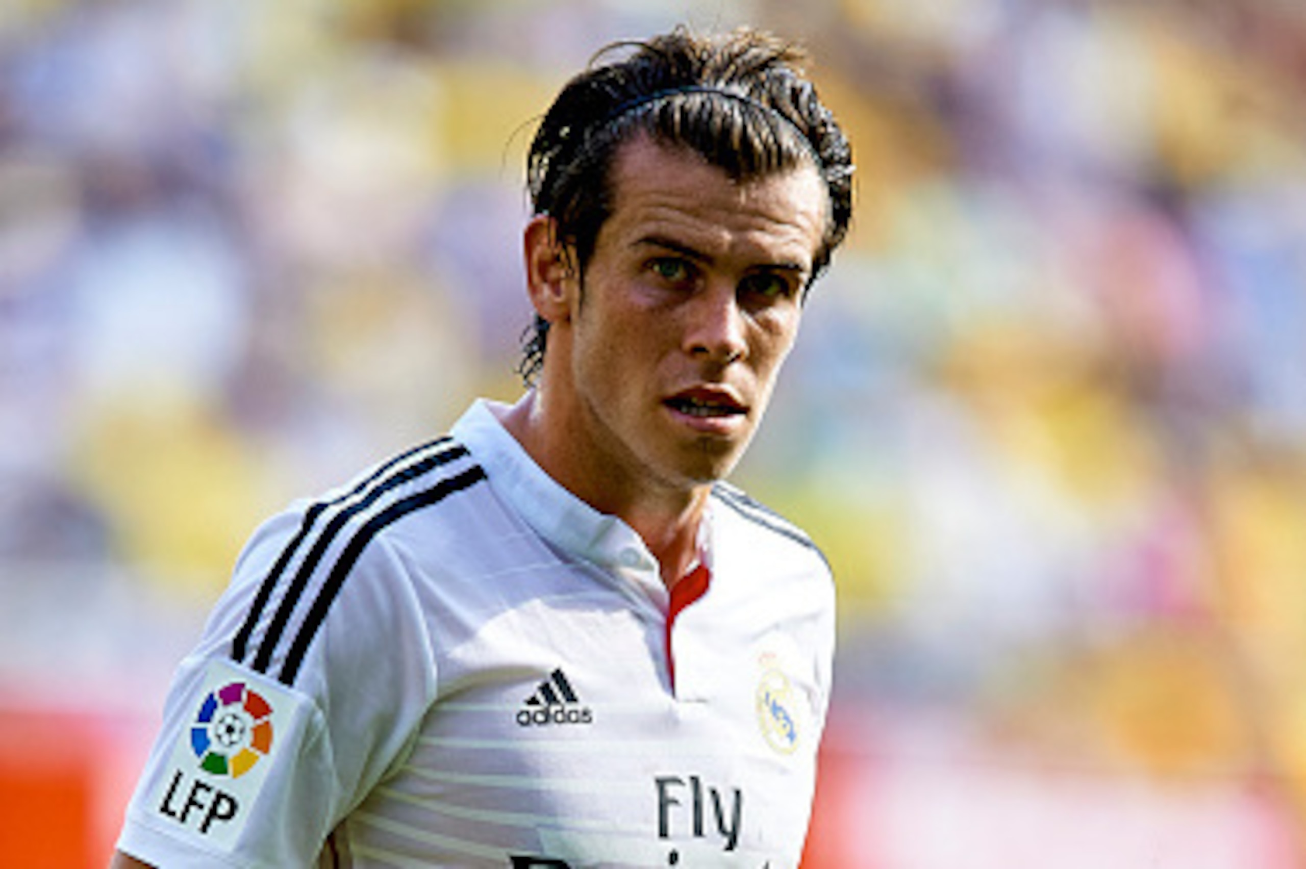 VILLARREAL, SPAIN - SEPTEMBER 27:  Gareth Bale of Real Madrid looks on during the La Liga match between Villarreal CF and Real Madrid at El Madrigal on September 27, 2014 in Villarreal, Spain.  (Photo by Manuel Queimadelos Alonso/Getty Images)