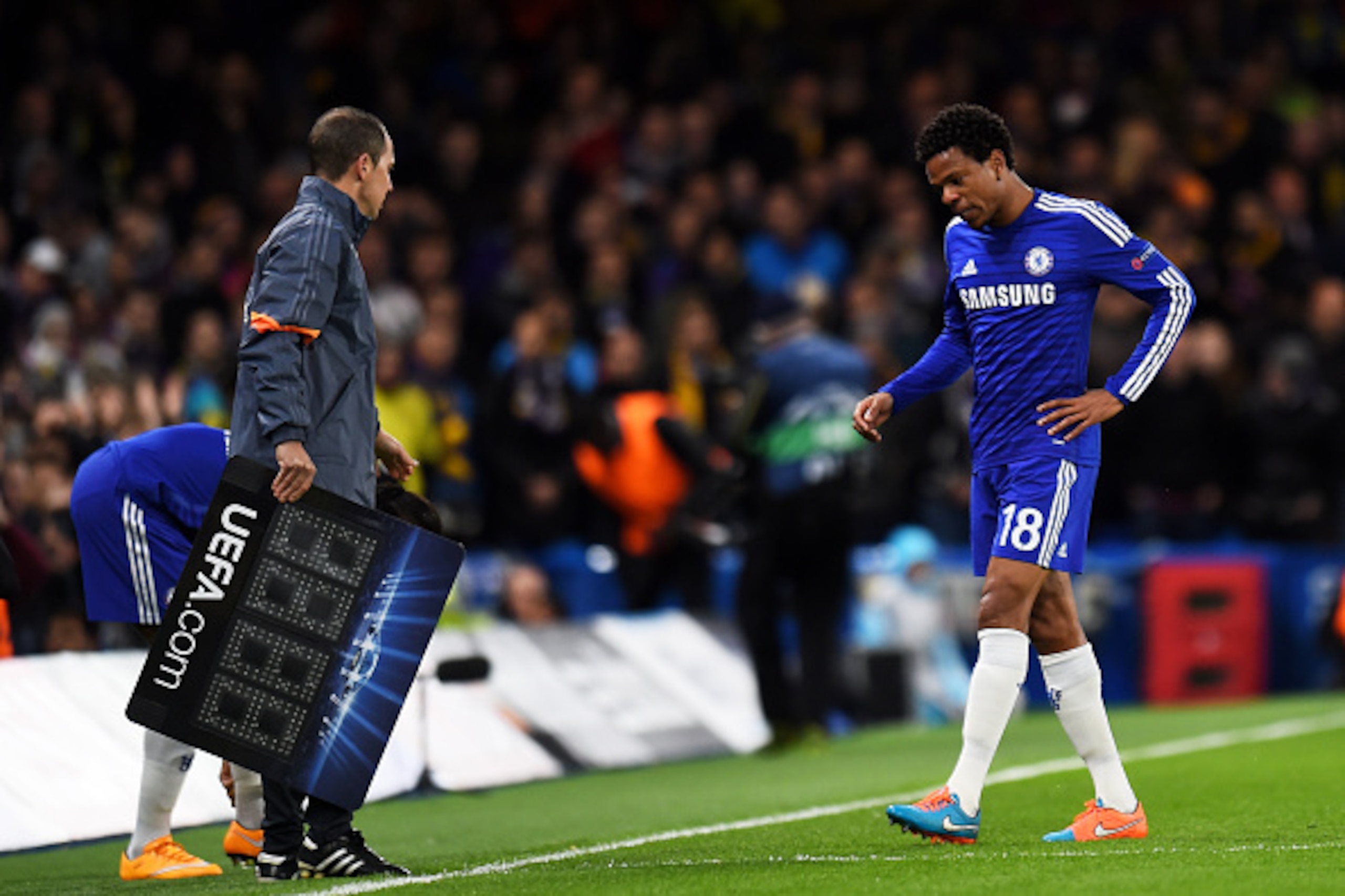 LONDON, ENGLAND - OCTOBER 21:  Loic Remy of Chelsea leaves the pitch injured after scoring his team's opening goal during the UEFA Champions League Group G match between Chelsea FC and NK Maribor at Stamford Bridge on October 21, 2014 in London, United Ki