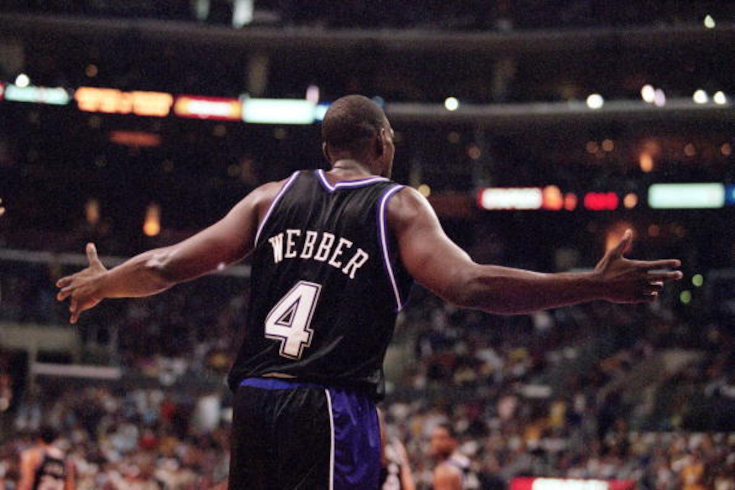 23 Apr 2000: A back view of Chris Webber #4 of the Sacramento Kings as he questions a call during the NBA Western Conference Playoffs Round One Game against the Los Angeles Lakers  at the Staples Center in Los Angeles, California. The Lakers defeated the 