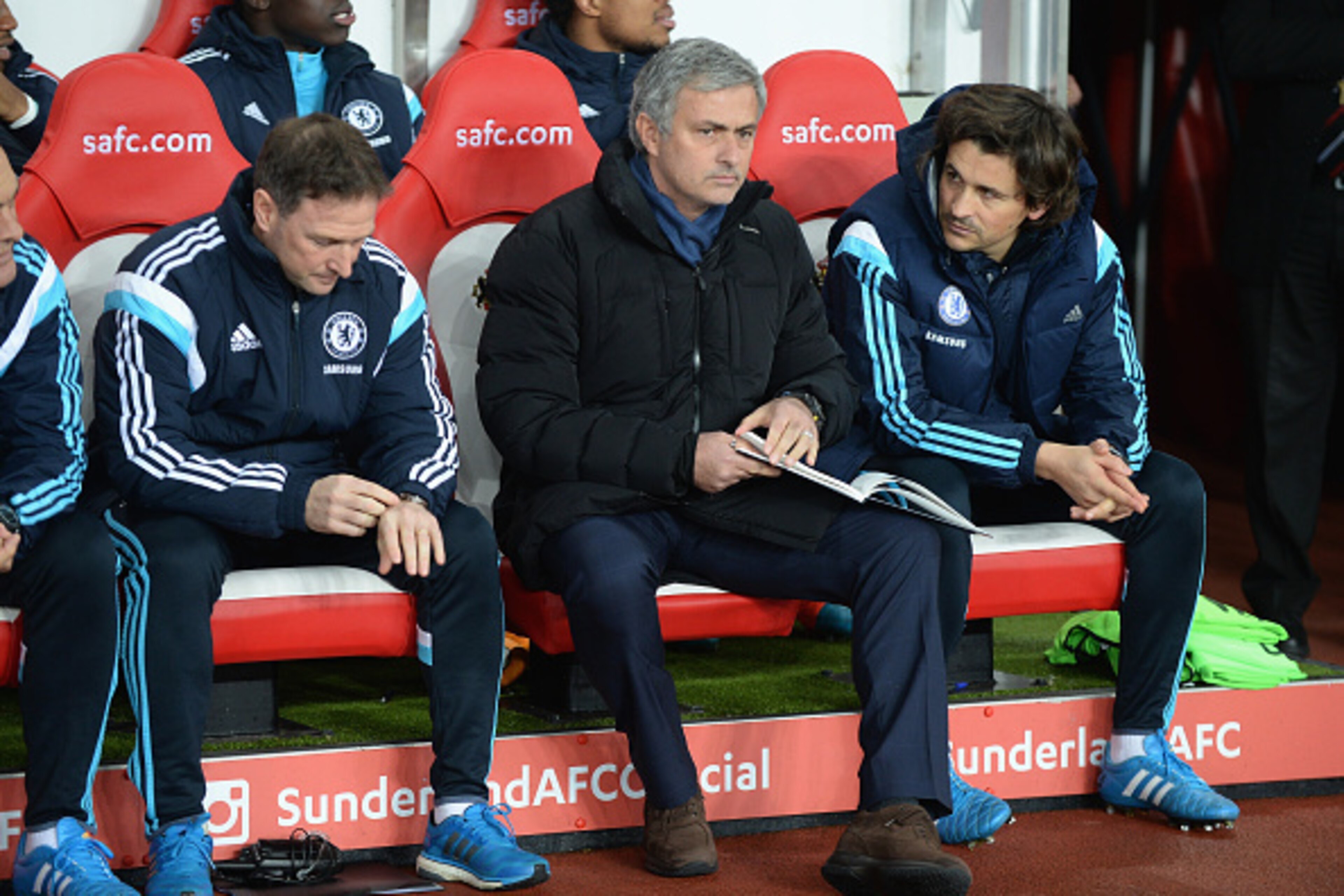 SUNDERLAND, ENGLAND - NOVEMBER 29:  Jose Mourinho, Manager of Chelsea during the Barclays Premier League match between Sunderland and Chelsea at the Stadium of Light on November 29, 2014 in Sunderland, England.  (Photo by Tony Marshall/Getty Images)