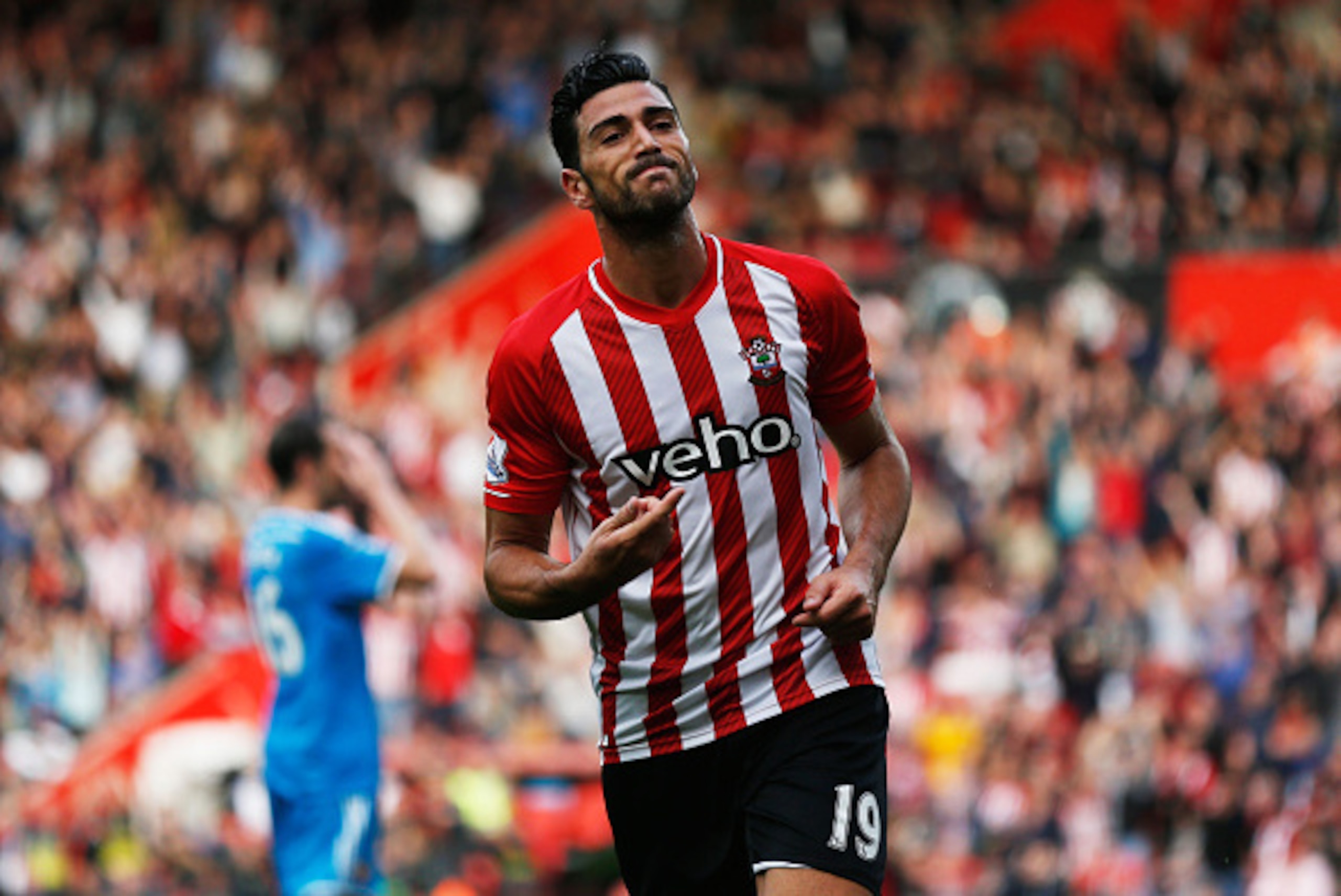 SOUTHAMPTON, ENGLAND - OCTOBER 18:  Graziano Pelle of Southampton celebrates as he scores their fifth goal during the Barclays Premier League match between Southampton and Sunderland at St Mary's Stadium on October 18, 2014 in Southampton, England.  (Phot