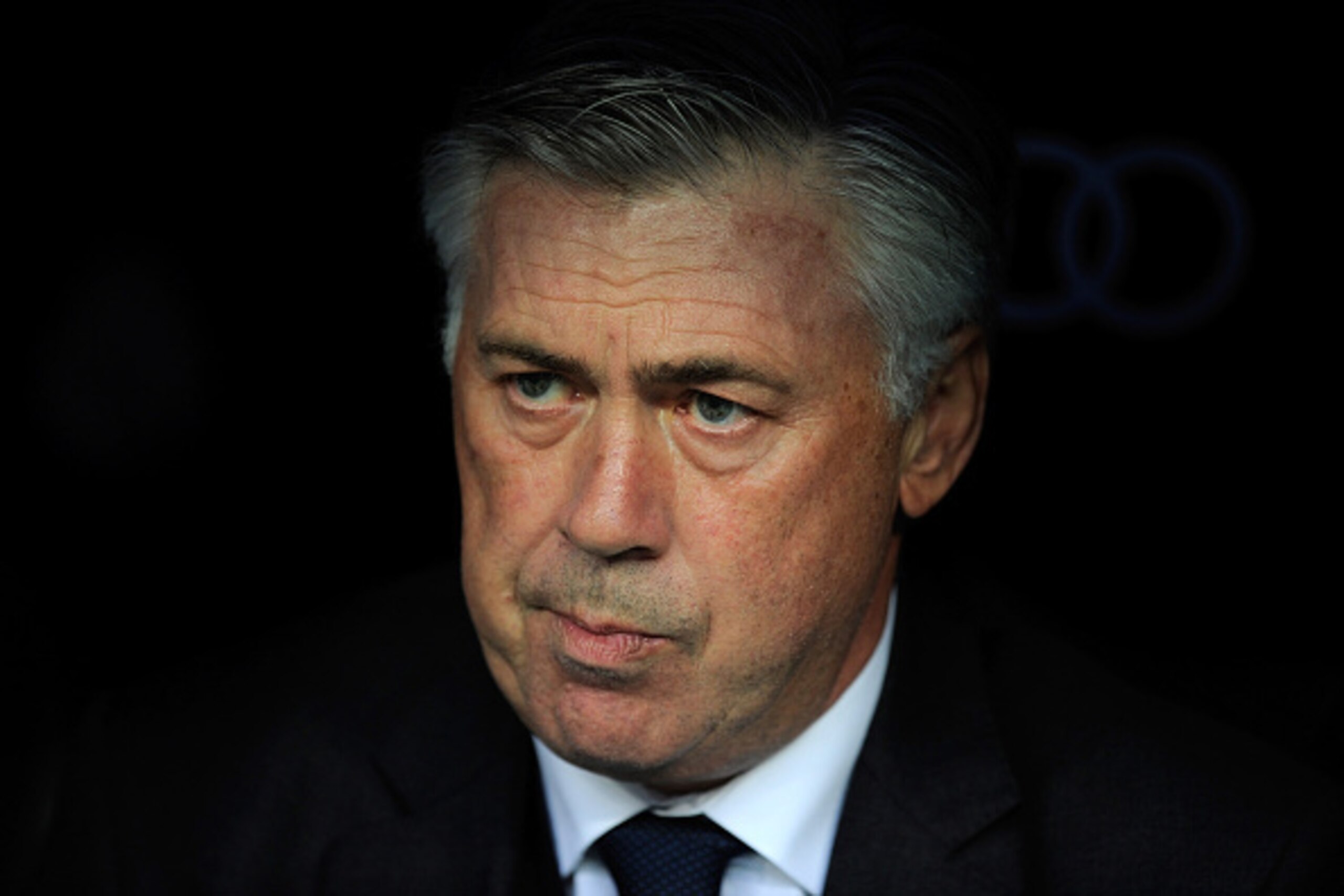 MADRID, SPAIN - OCTOBER 25:  Head coach Carlo Ancelotti of Real Madrid CF looks on during the La Liga match between Real Madrid CF and FC Barcelona at Estadio Santiago Bernabeu on October 25, 2014 in Madrid, Spain.  (Photo by Denis Doyle/Getty Images)