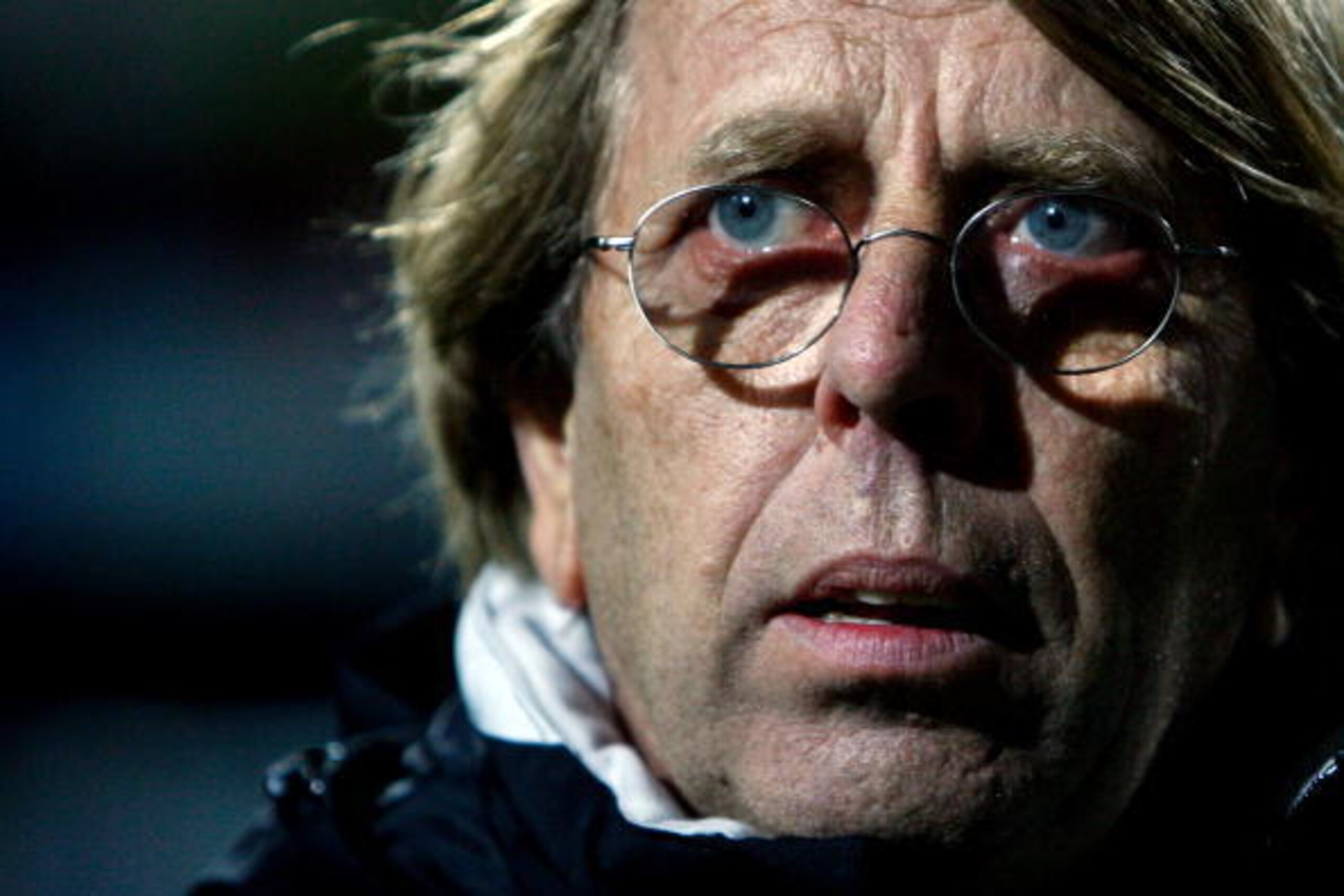LONDON - NOVEMBER 14:  Ghana manager Claude LeRoy looks on prior to the international friendly match between Australia and Ghana at Loftus Road on November 14, 2006 in London, England.  (Photo by Ryan Pierse/Getty Images)