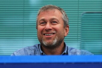 LONDON, ENGLAND - AUGUST 18: Chelsea owner Roman Abramovich smiles during the Barclays Premier League match between Chelsea and Hull City at Stamford Bridge on August 18, 2013 in London, England.  (Photo by Richard Heathcote/Getty Images)