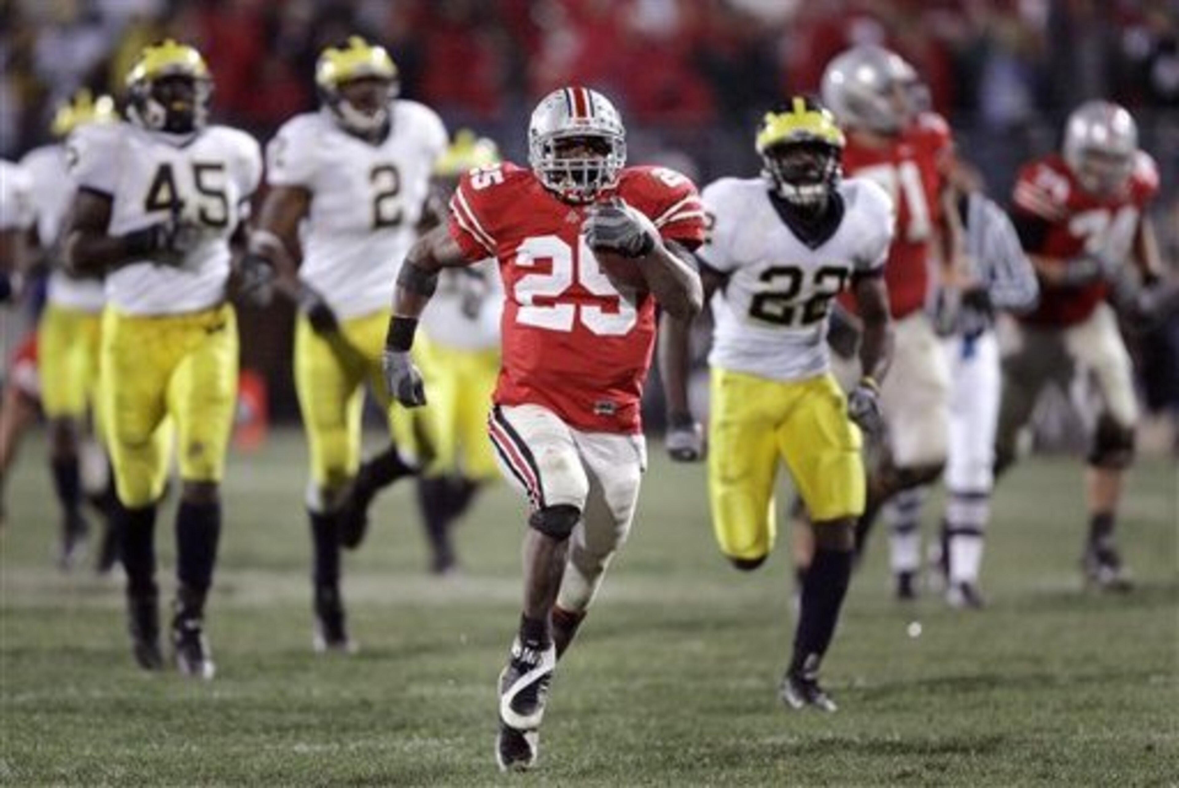 Ohio State and Michigan were on top of the college football world in November of 2006. Ohio State and Michigan were on top of the college football world in November of 2006.