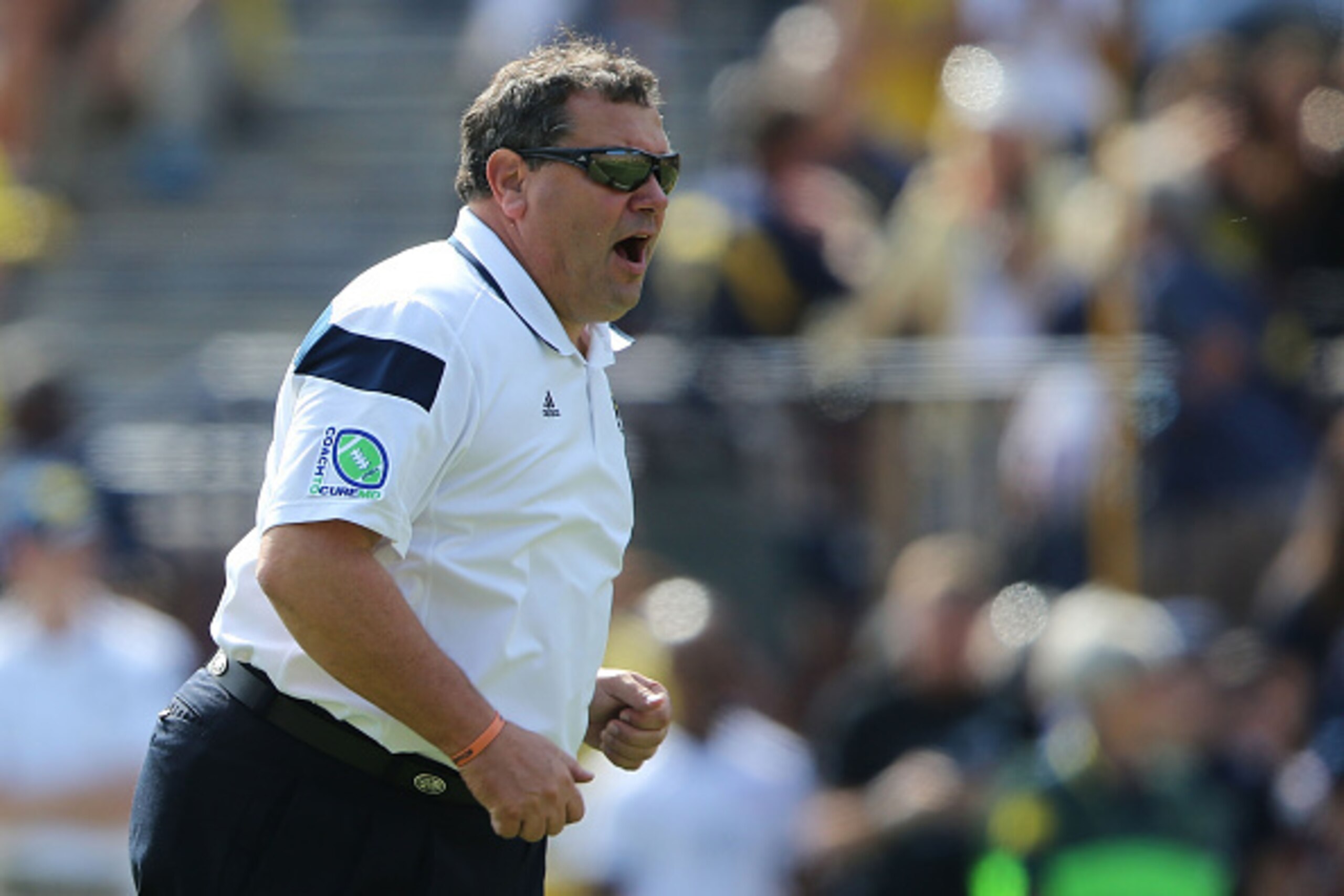 ANN ARBOR, MI - SEPTEMBER 27: Michigan Wolverines head coach Brady Hoke shouts out instructions during the second quarter of the game against the Minnesota Golden Gophers at Michigan Stadium on September 27, 2014 in Ann Arbor, Michigan.  (Photo by Leon Ha