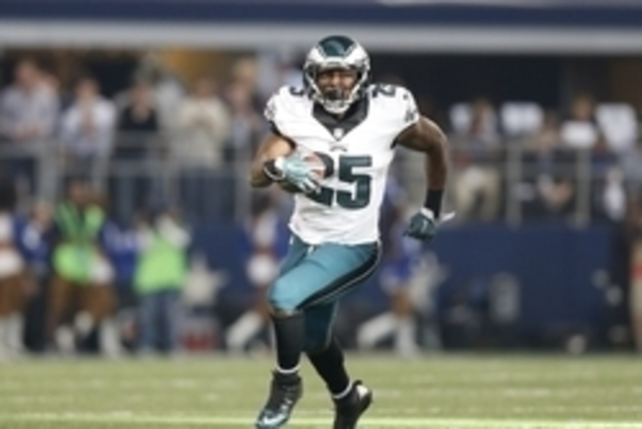 Nov 27, 2014; Arlington, TX, USA; Philadelphia Eagles running back LeSean McCoy (25) runs with the ball against the Dallas Cowboys at AT&T Stadium. Mandatory Credit: Matthew Emmons-USA TODAY Sports Nov 27, 2014; Arlington, TX, USA; Philadelphia Eagles running back LeSean McCoy (25) runs with the ball against the Dallas Cowboys at AT&T Stadium. Mandatory Credit: Matthew Emmons-USA TODAY Sports