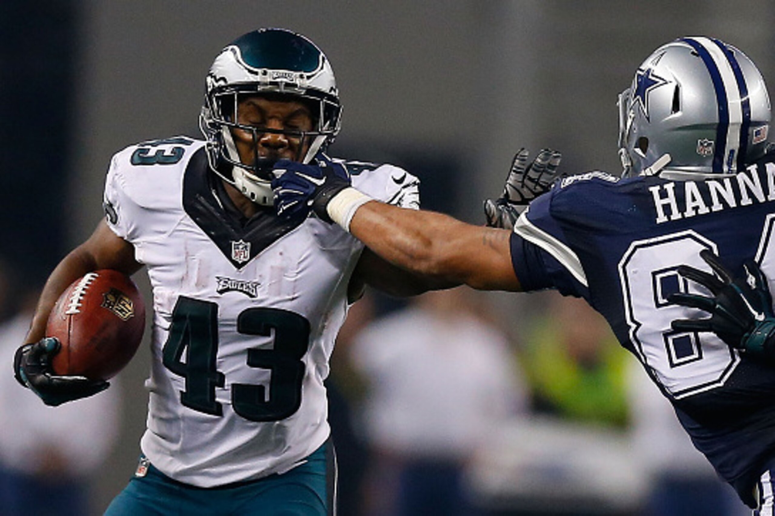 ARLINGTON, TX - NOVEMBER 27: Darren Sproles #43 of the Philadelphia Eagles breaks away from James Hanna #84 of the Dallas Cowboys on a punt return in the second half at AT&T Stadium on November 27, 2014 in Arlington, Texas. (Photo by Tom Pennington/Gett ARLINGTON, TX - NOVEMBER 27: Darren Sproles #43 of the Philadelphia Eagles breaks away from James Hanna #84 of the Dallas Cowboys on a punt return in the second half at AT&T Stadium on November 27, 2014 in Arlington, Texas. (Photo by Tom Pennington/Gett