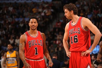 DENVER, CO - NOVEMBER 25:  Derrick Rose #1 and Pau Gasol #16 of the Chicago Bulls during the game against the Denver Nuggets on November 25, 2014 at the Pepsi Center in Denver, Colorado. NOTE TO USER: User expressly acknowledges and agrees that, by downlo