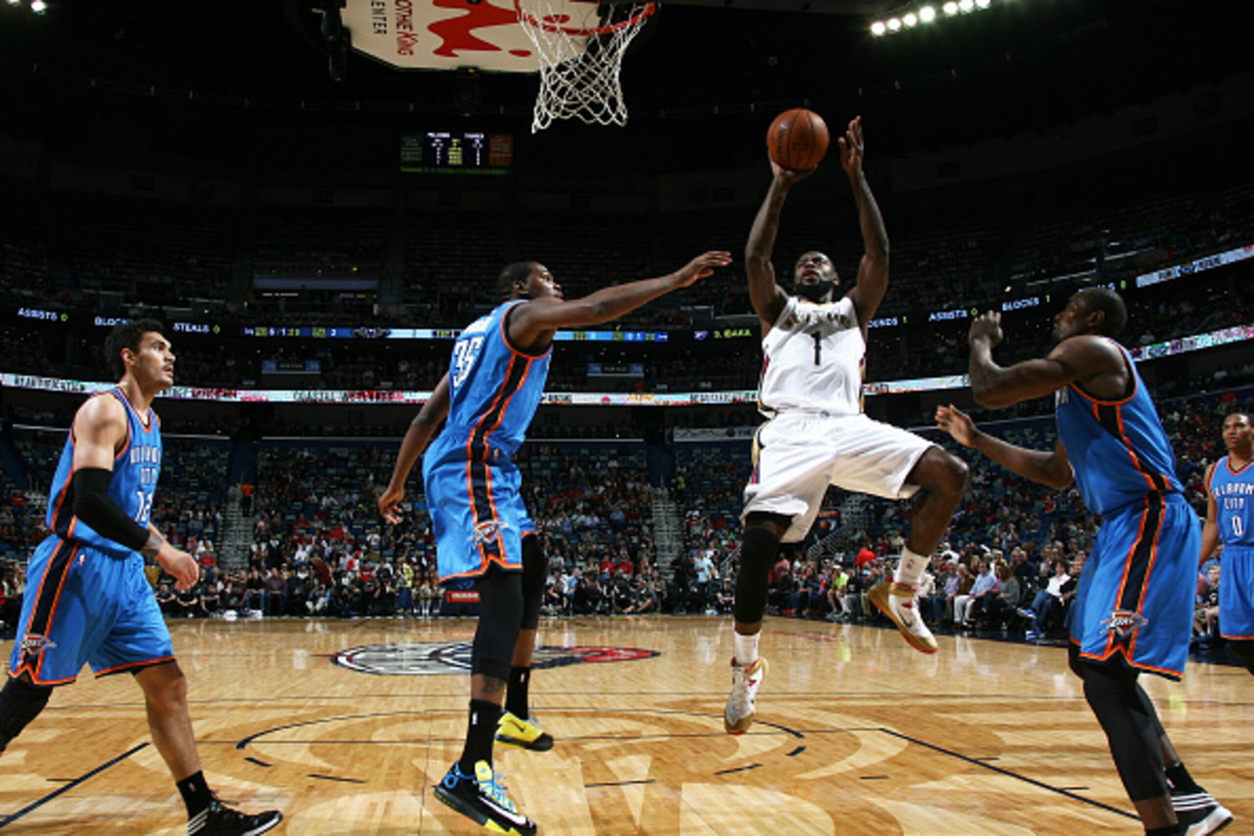 NEW ORLEANS, LA - DECEMBER 2:  Tyreke Evans #1 of the New Orleans Pelicans shoots the ball against the Oklahoma City Thunder during the game on December 2, 2014 at the Smoothie King Center in New Orleans, Louisiana. NOTE TO USER: User expressly acknowledg