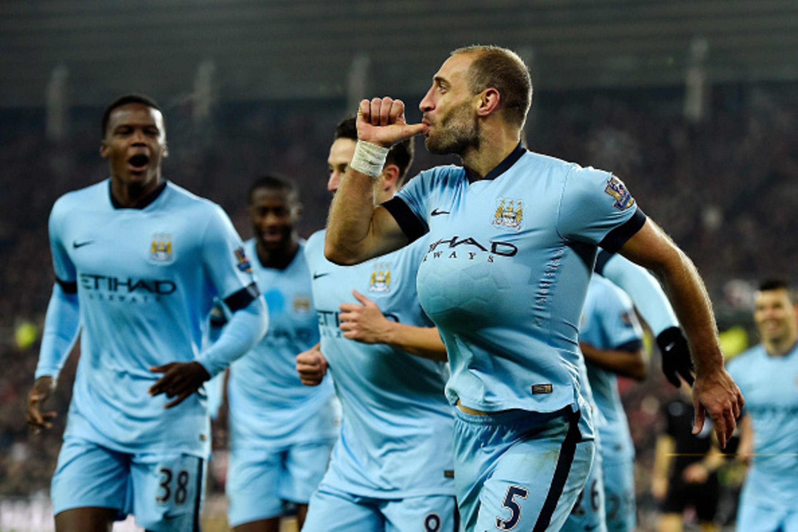 SUNDERLAND, ENGLAND - DECEMBER 03:  Pablo Zabaleta of Manchester City celebrates after scoring his team's third goal during the Barclays Premier League match between Sunderland and Manchester City at The Stadium of Light on December 3, 2014 in Sunderland,