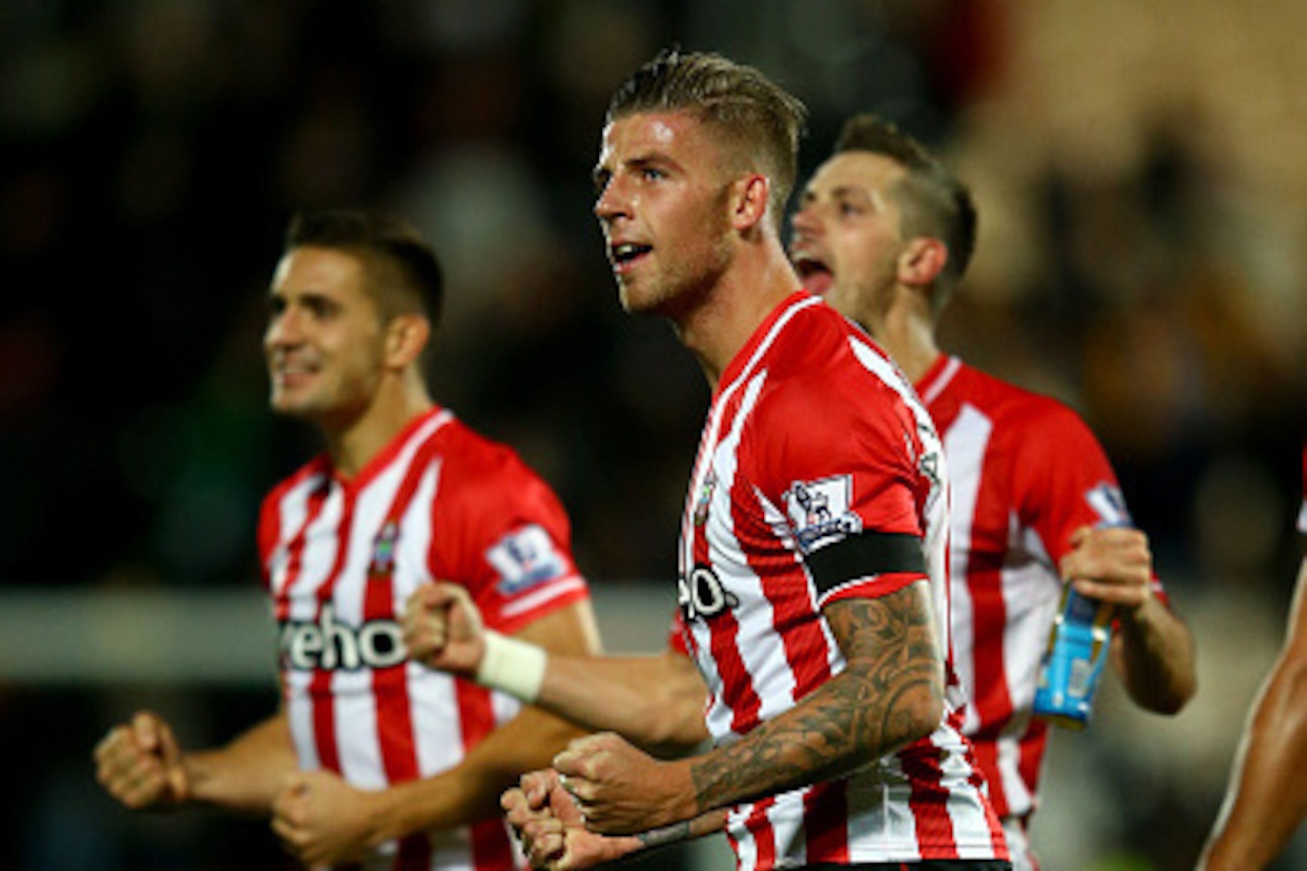 HULL, ENGLAND - NOVEMBER 01: Toby Alderweireld of Southampton celebrates at the final whistle during the Barclays Premier League match between Hull City and Southampton at the KC Stadium on November 1, 2014 in Hull, England. (Photo by Richard Heathcote/ HULL, ENGLAND - NOVEMBER 01: Toby Alderweireld of Southampton celebrates at the final whistle during the Barclays Premier League match between Hull City and Southampton at the KC Stadium on November 1, 2014 in Hull, England. (Photo by Richard Heathcote/
