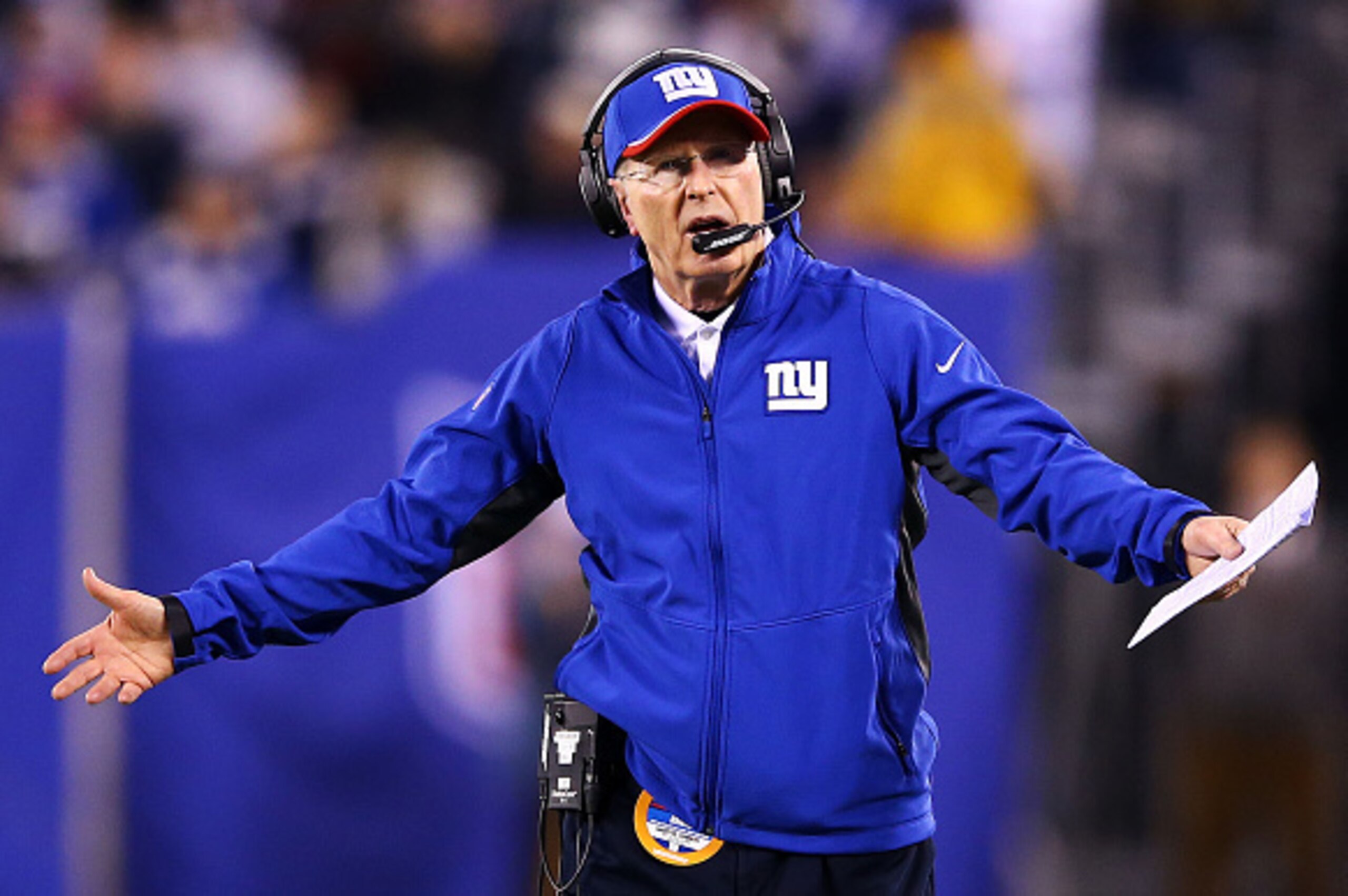 EAST RUTHERFORD, NJ - NOVEMBER 23:  Head coach Tom Coughlin of the New York Giants reacts in the fourth quarter against the Dallas Cowboys at MetLife Stadium on November 23, 2014 in East Rutherford, New Jersey.  (Photo by Al Bello/Getty Images)