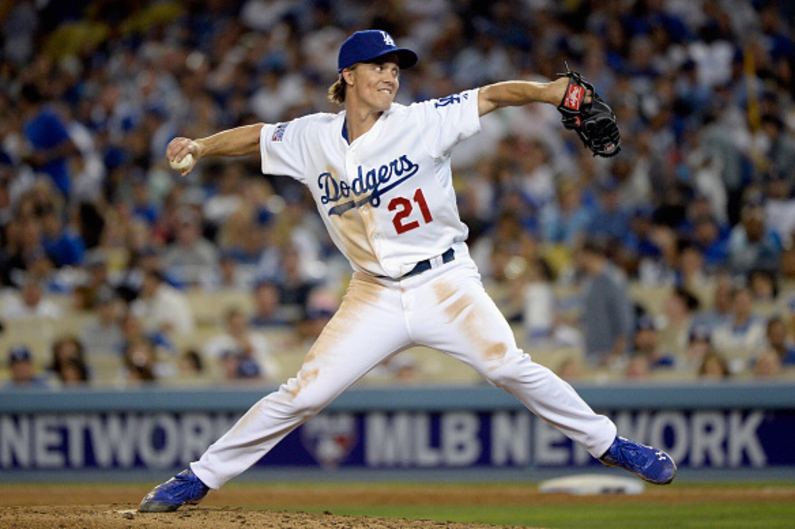 LOS ANGELES, CA - OCTOBER 04:  Pitcher Zack Greinke #21 of the Los Angeles Dodgers throws against the St. Louis Cardinals in the sixth inning of Game Two of the National League Division Series at Dodger Stadium on October 4, 2014 in Los Angeles, Californi