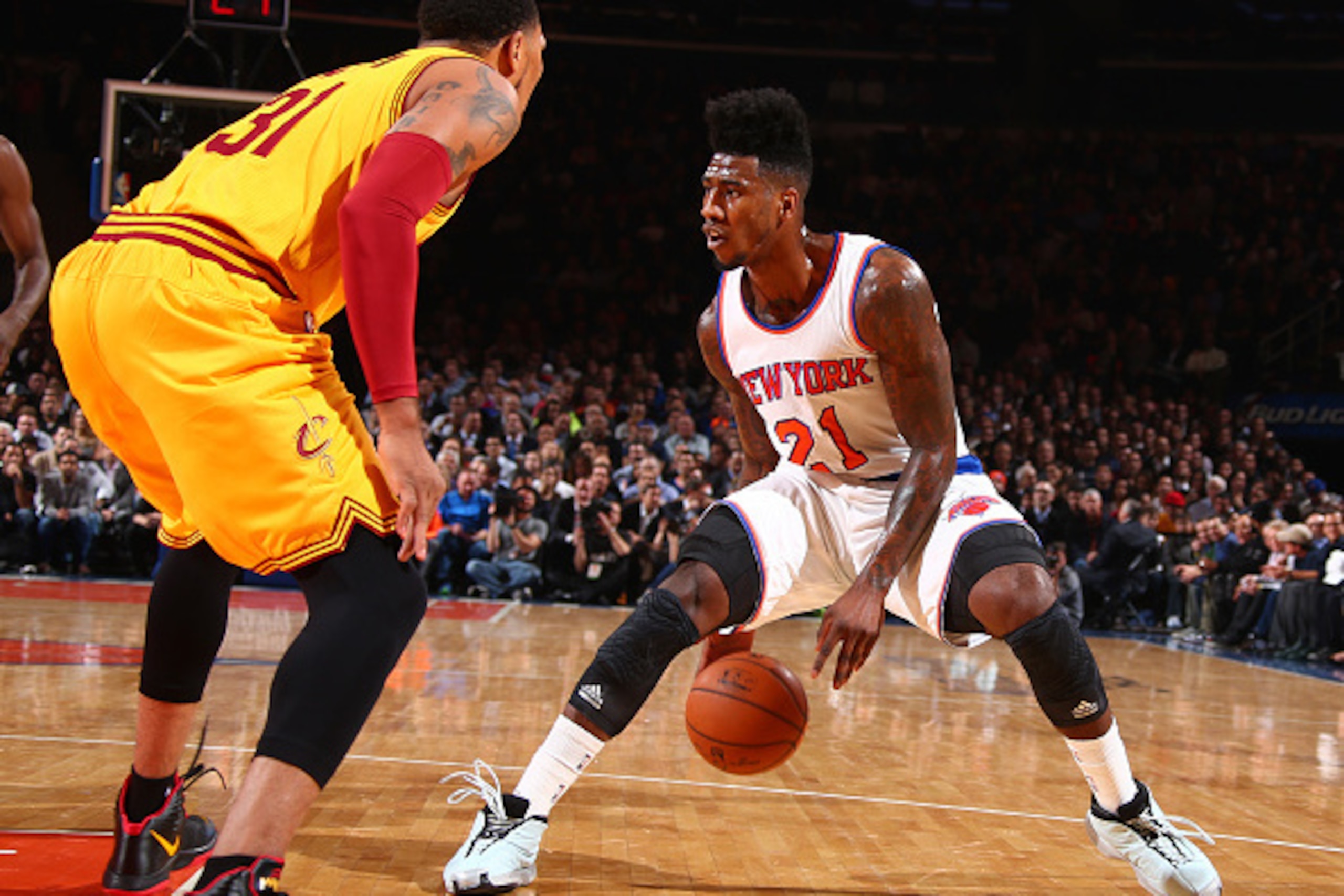 NEW YORK, NY - DECEMBER 4: Iman Shumpert #21 of the New York Knicks handles the ball against the Cleveland at Madison Square Garden in New York City, New York on December 4, 2014. NOTE TO USER: User expressly acknowledges and agrees that, by downloading NEW YORK, NY - DECEMBER 4: Iman Shumpert #21 of the New York Knicks handles the ball against the Cleveland at Madison Square Garden in New York City, New York on December 4, 2014. NOTE TO USER: User expressly acknowledges and agrees that, by downloading