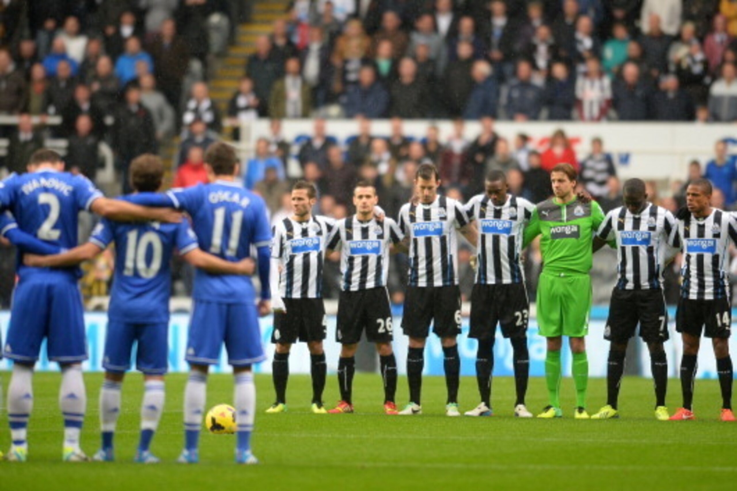 NEWCASTLE UPON TYNE, ENGLAND â NOVEMBER 02:  Newcastle United and Chelsea teams observe the one minute silence during the Barclays Premier League match between Newcastle United and Chelsea at St James' Park on November 02, 2013 in Newcastle upon Tyne, Eng