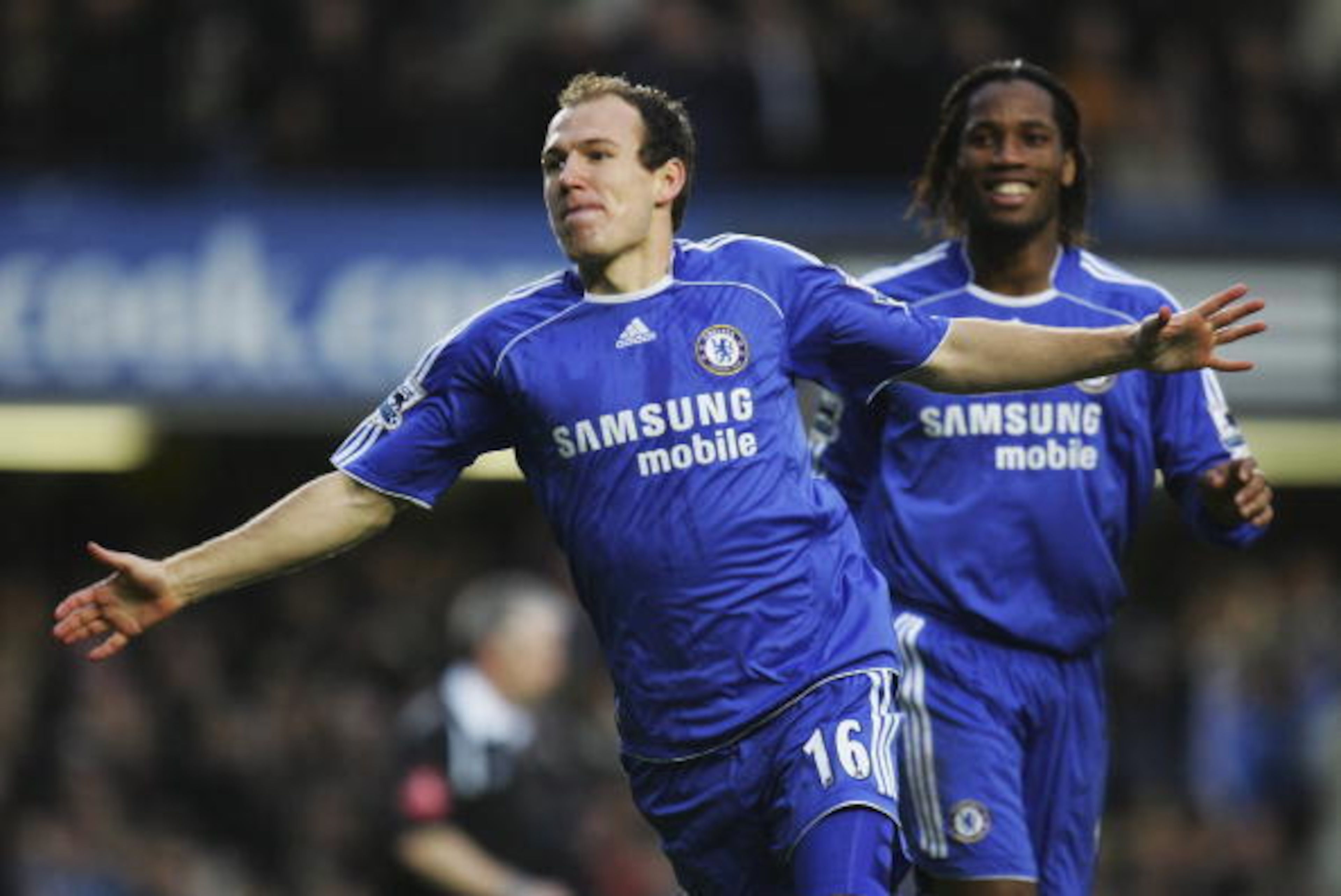 LONDON - FEBRUARY 10:  Arjen Robben of Chelsea celebrates as his shot deflects off of Abel Xavier of Middlesbrough for their second goal during the Barclays Premiership match between Chelsea and Middlesbrough at Stamford Bridge on February 10, 2007 in Lon