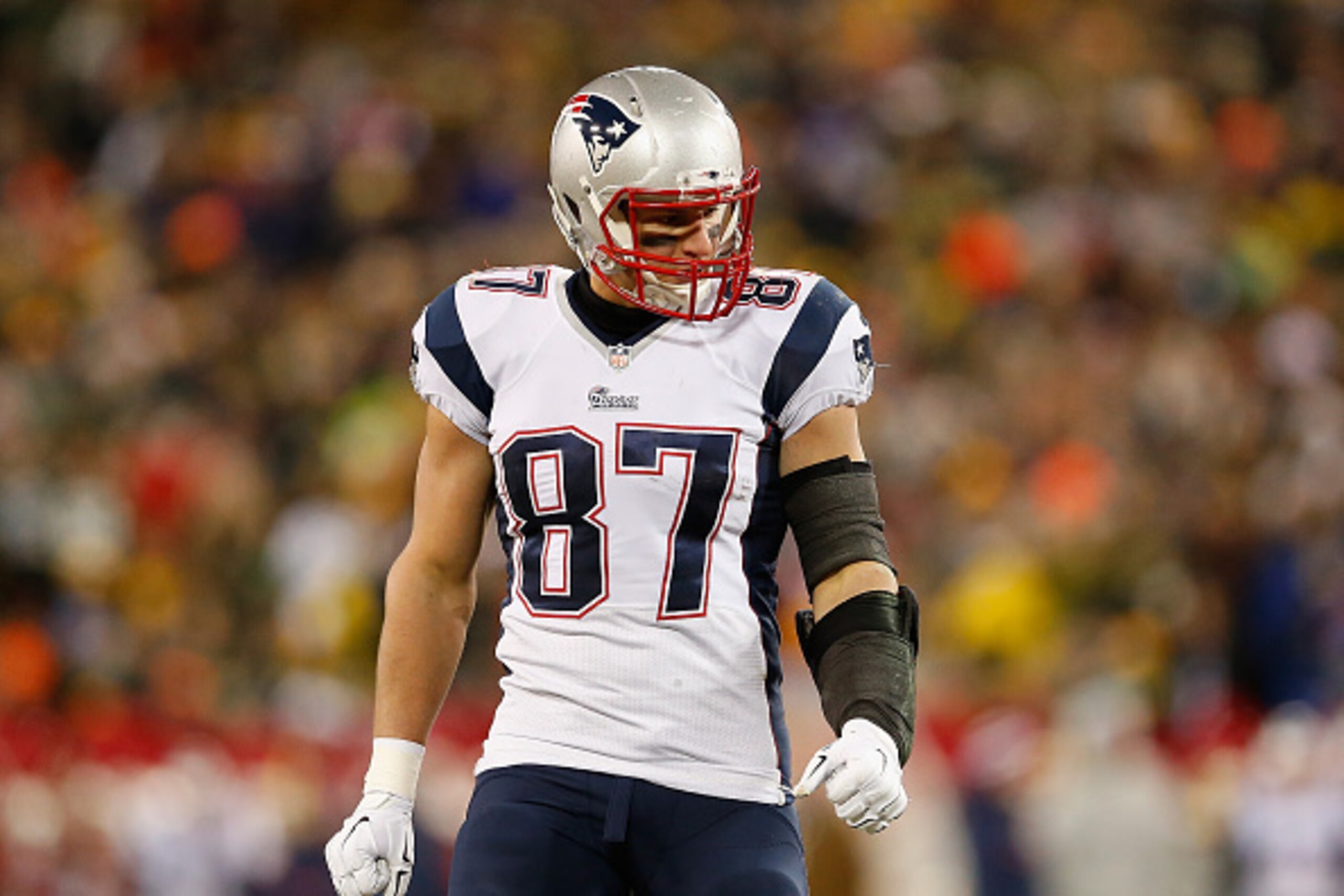 GREEN BAY, WI - NOVEMBER 30:  Tight end Rob Gronkowski #87 of the New England Patriots during the NFL game against the Green Bay Packers at Lambeau Field on November 30, 2014 in Green Bay, Wisconsin. The Packers defeated the Patriots 26-21.  (Photo by Chr