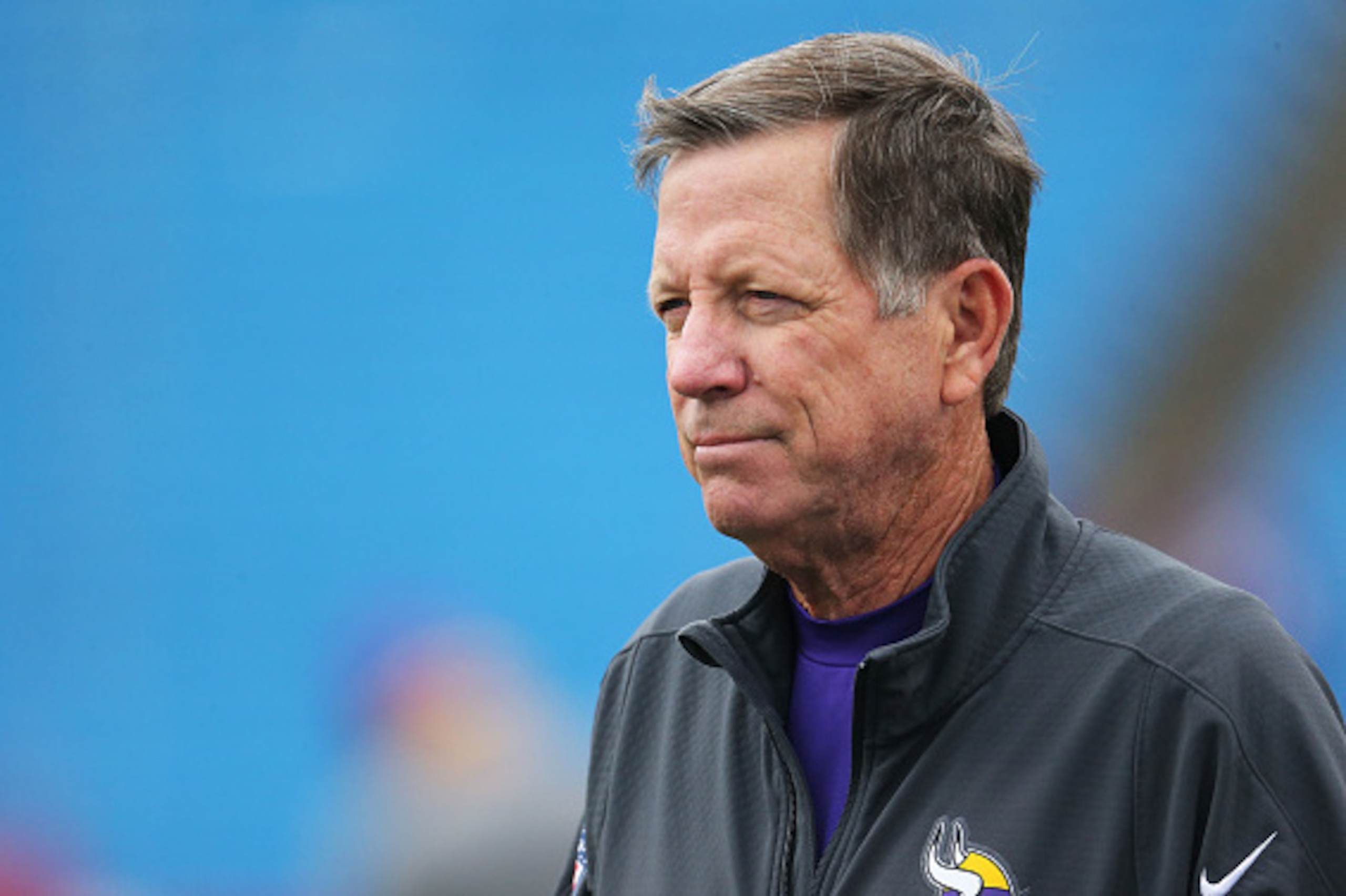 ORCHARD PARK, NY - OCTOBER 19:  Minnesota Vikings Offensive Coordinator Norv Turner watches warmups before the first half against the Buffalo Bills at Ralph Wilson Stadium on October 19, 2014 in Orchard Park, New York.  (Photo by Tom Szczerbowski/Getty Im