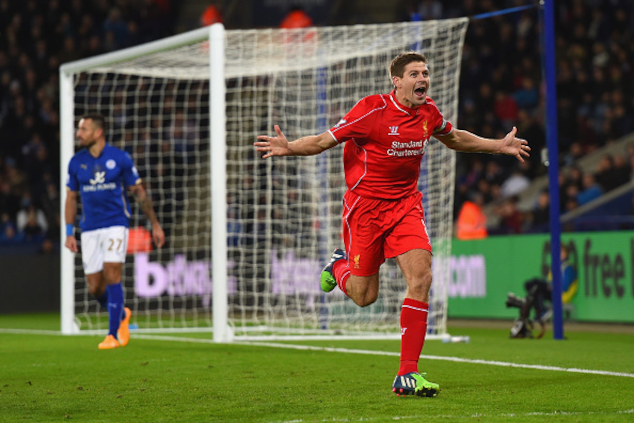 LEICESTER, ENGLAND - DECEMBER 02:  Steven Gerrard of Liverpool celebrates after scoring his team's second goal during the Barclays Premier League match between Leicester City and Liverpool at The King Power Stadium on December 2, 2014 in Leicester, Englan