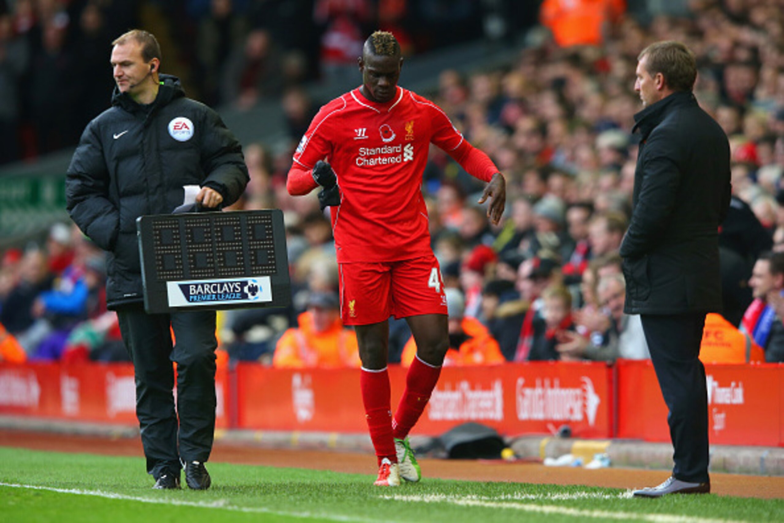 LIVERPOOL, ENGLAND - NOVEMBER 08:  Brendan Rodgers, manager of Liverpool looks on as Mario Balotelli of Liverpool is substituted during the Barclays Premier League match between Liverpool and Chelsea at Anfield on November 8, 2014 in Liverpool, England.  