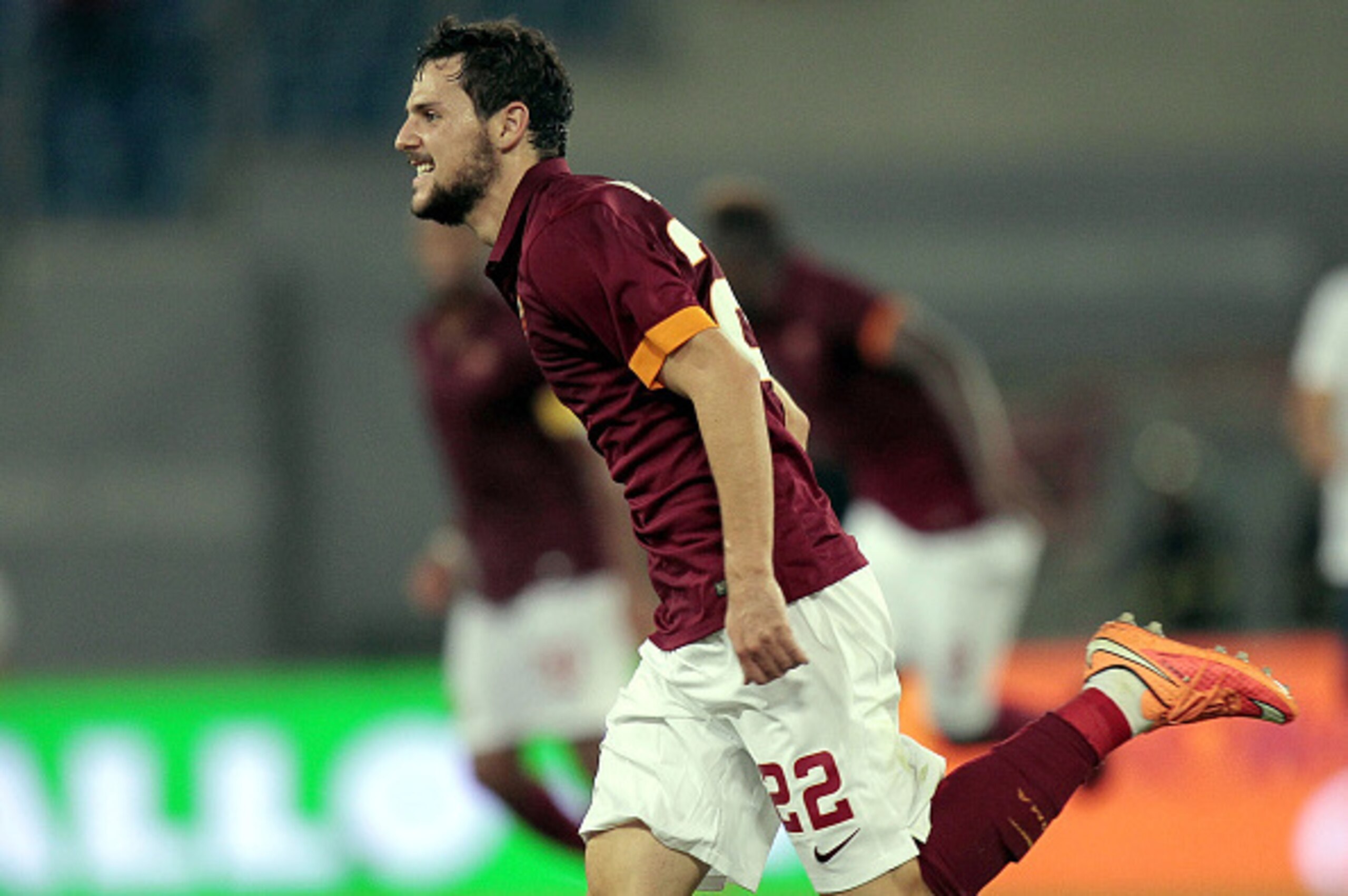 ROME, ITALY - SEPTEMBER 26: Mattia Destro of AS Roma celebrates after scoring a goal during the Serie A match between AS Roma and Hellas Verona FC at Stadio Olimpico on September 26, 2014 in Rome, Italy. (Photo by Gabriele Maltinti/Getty Images) ROME, ITALY - SEPTEMBER 26: Mattia Destro of AS Roma celebrates after scoring a goal during the Serie A match between AS Roma and Hellas Verona FC at Stadio Olimpico on September 26, 2014 in Rome, Italy. (Photo by Gabriele Maltinti/Getty Images)