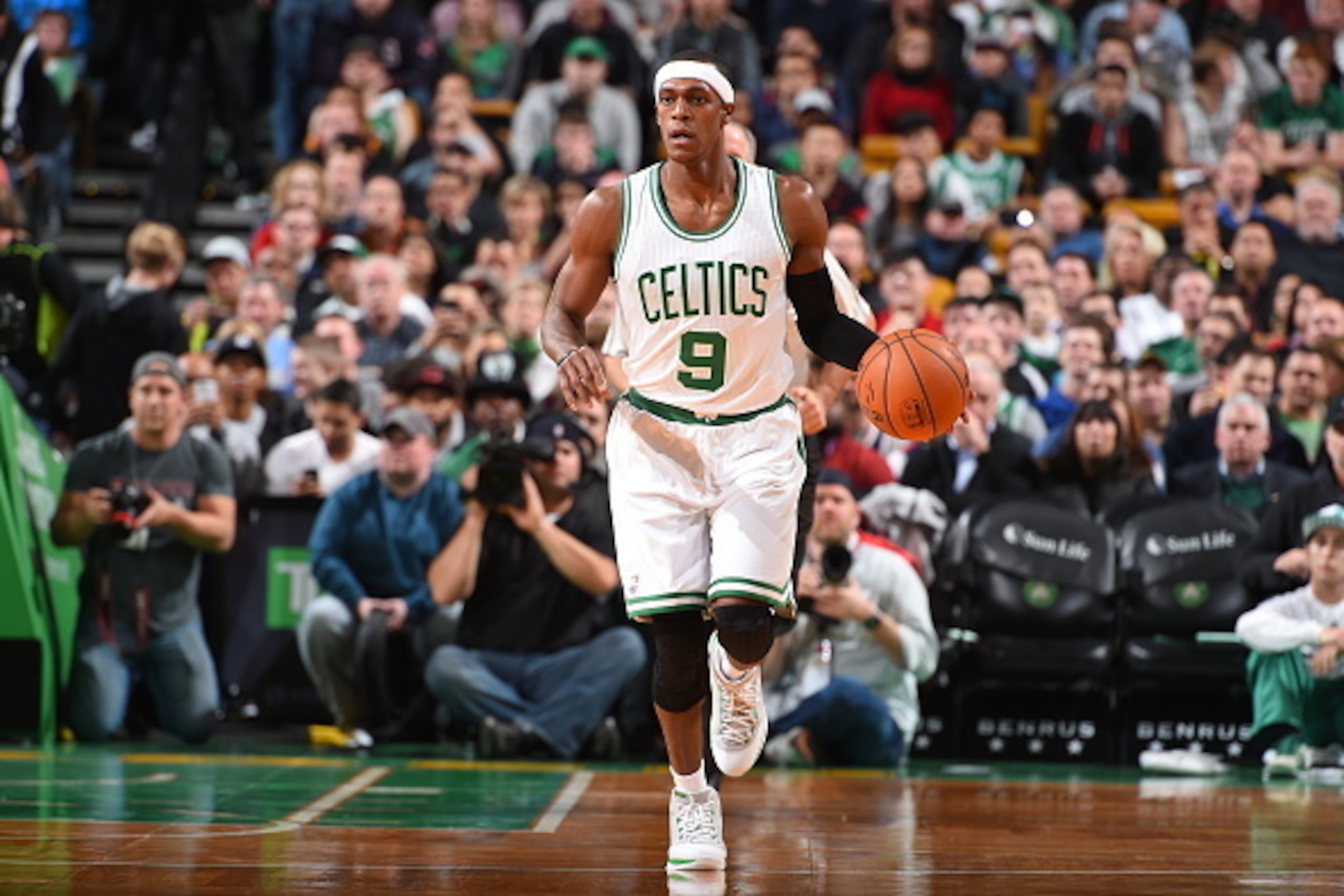 BOSTON, MA - NOVEMBER 14: Rajon Rondo #9 of the Boston Celtics handles the ball against the Cleveland Cavaliers during the game on November 14, 2014 at the TD Garden in Boston, Massachusetts. NOTE TO USER: User expressly acknowledges and agrees that, by BOSTON, MA - NOVEMBER 14: Rajon Rondo #9 of the Boston Celtics handles the ball against the Cleveland Cavaliers during the game on November 14, 2014 at the TD Garden in Boston, Massachusetts. NOTE TO USER: User expressly acknowledges and agrees that, by
