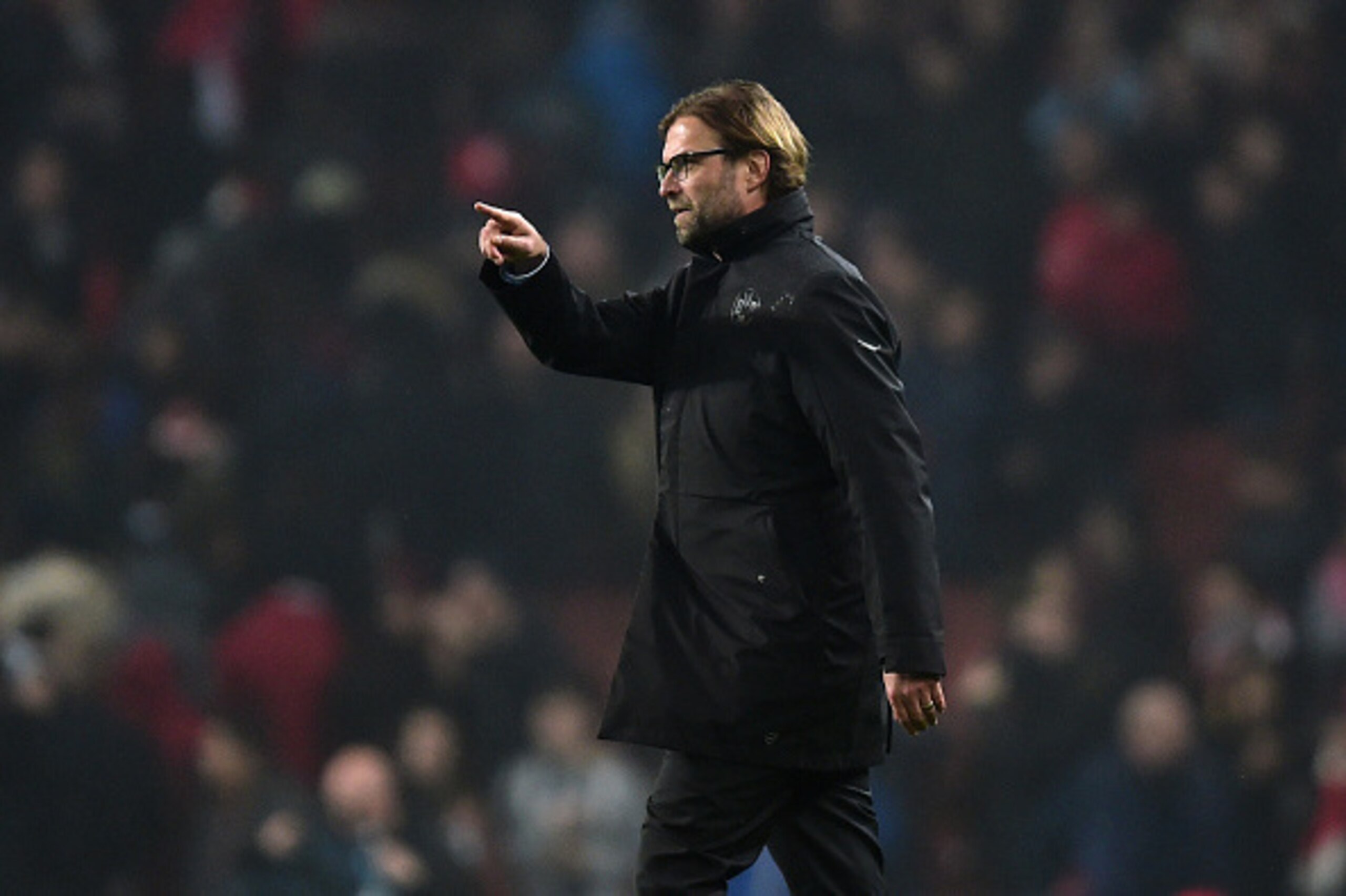 LONDON, ENGLAND - NOVEMBER 26:  Jurgen Klopp the Borussia Dortmund manager gestures during the UEFA Champions League Group D match between Arsenal and Borussia Dortmund at the Emirates Stadium on November 26, 2014 in London, United Kingdom.  (Photo by Jam