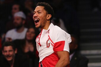 NEW YORK, NY - NOVEMBER 30: Derrick Rose #1 of the Chicago Bulls celebrates their 102-84 win against the Brooklyn Nets  during their game at the Barclays Center on November 30, 2014 in New York City.  (Photo by Al Bello/Getty Images)