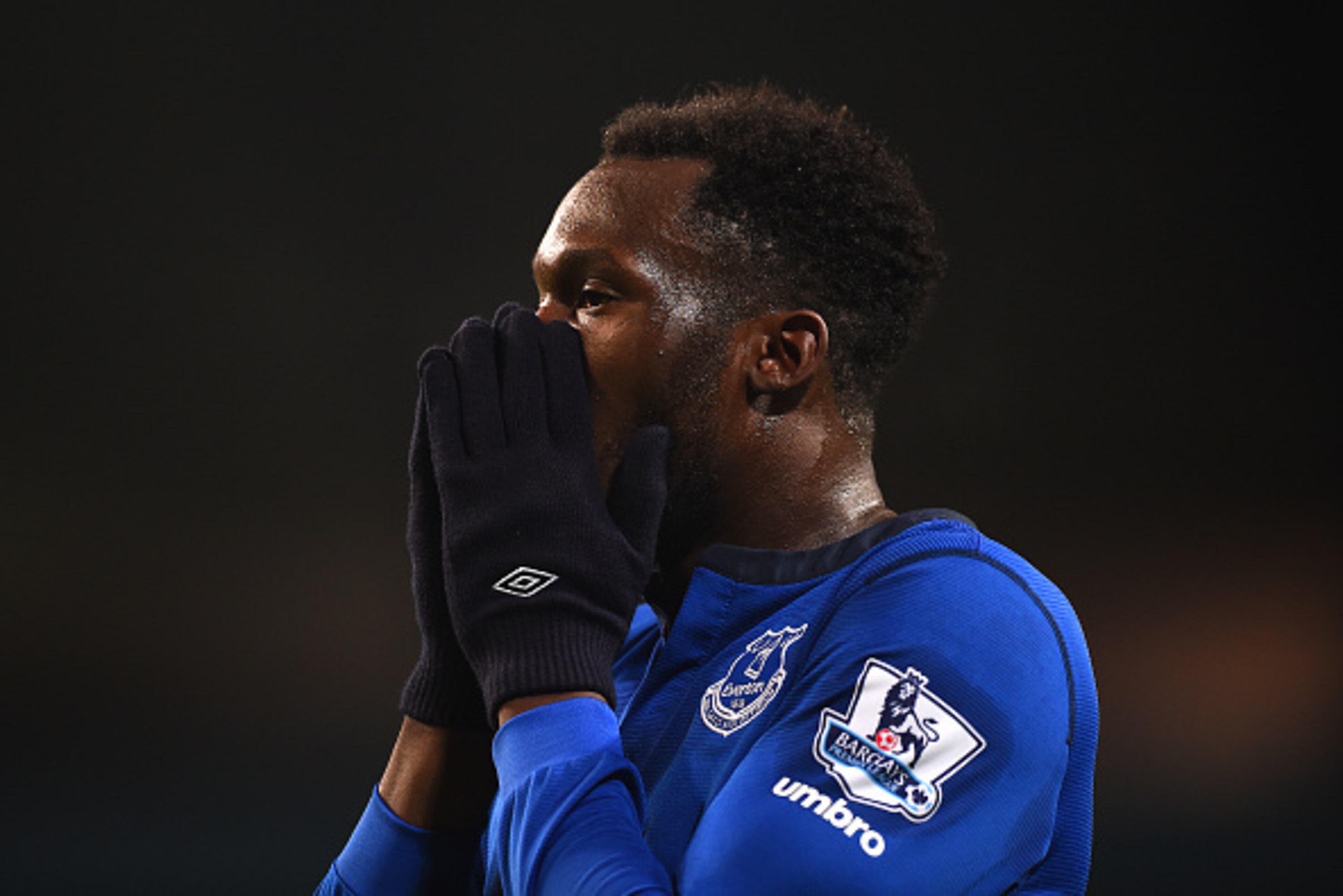 MANCHESTER, ENGLAND - DECEMBER 06:  Romelu Lukaku of Everton reacts during the Barclays Premier League match between Manchester City and Everton at Etihad Stadium on December 6, 2014 in Manchester, England.  (Photo by Laurence Griffiths/Getty Images)
