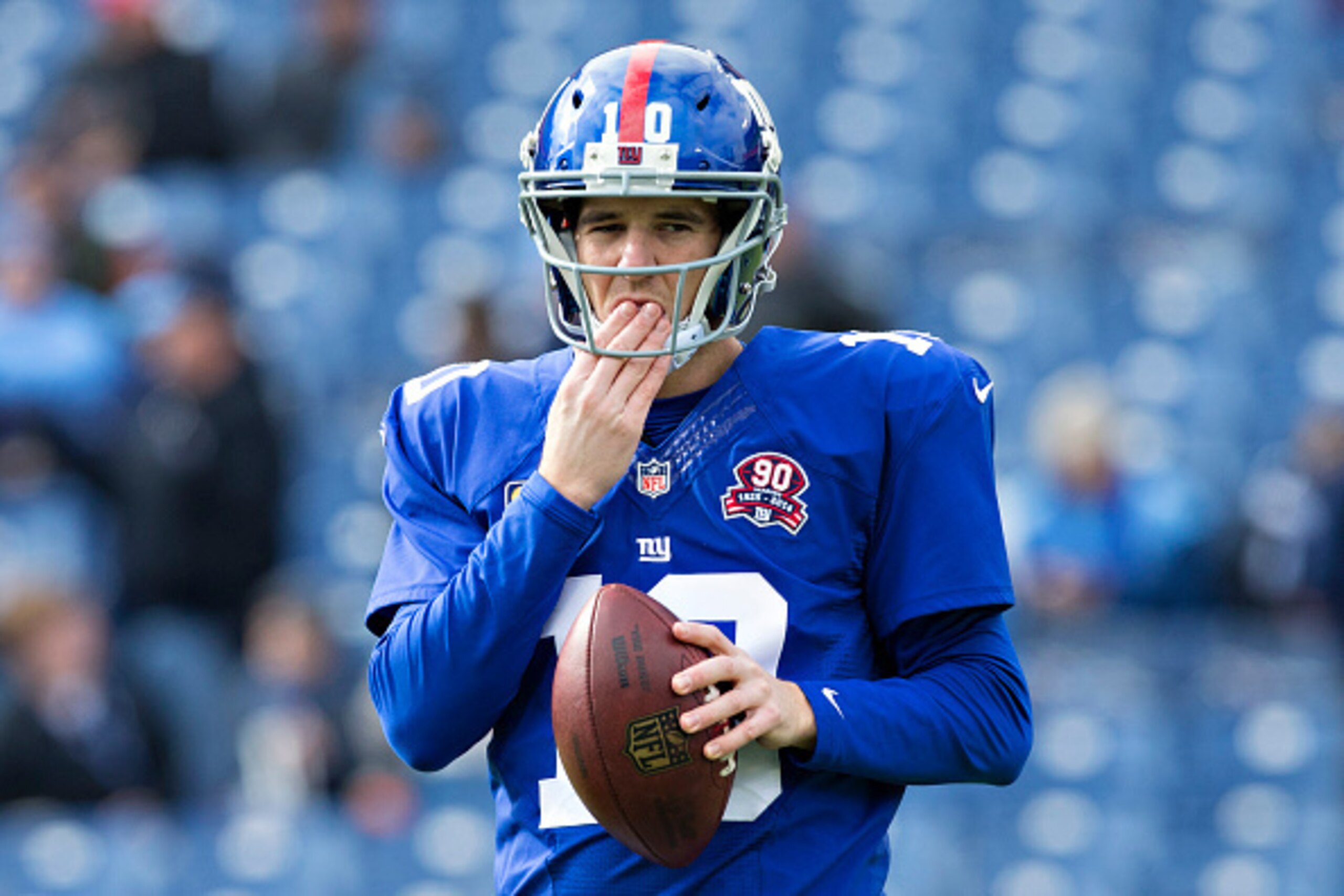 NASHVILLE, TN - DECEMBER 7:  Eli Manning #10 of the New York Giants warming up before a game against the Tennessee Titans at LP Field on December 7, 2014 in Nashville, Tennessee.  (Photo by Wesley Hitt/Getty Images)