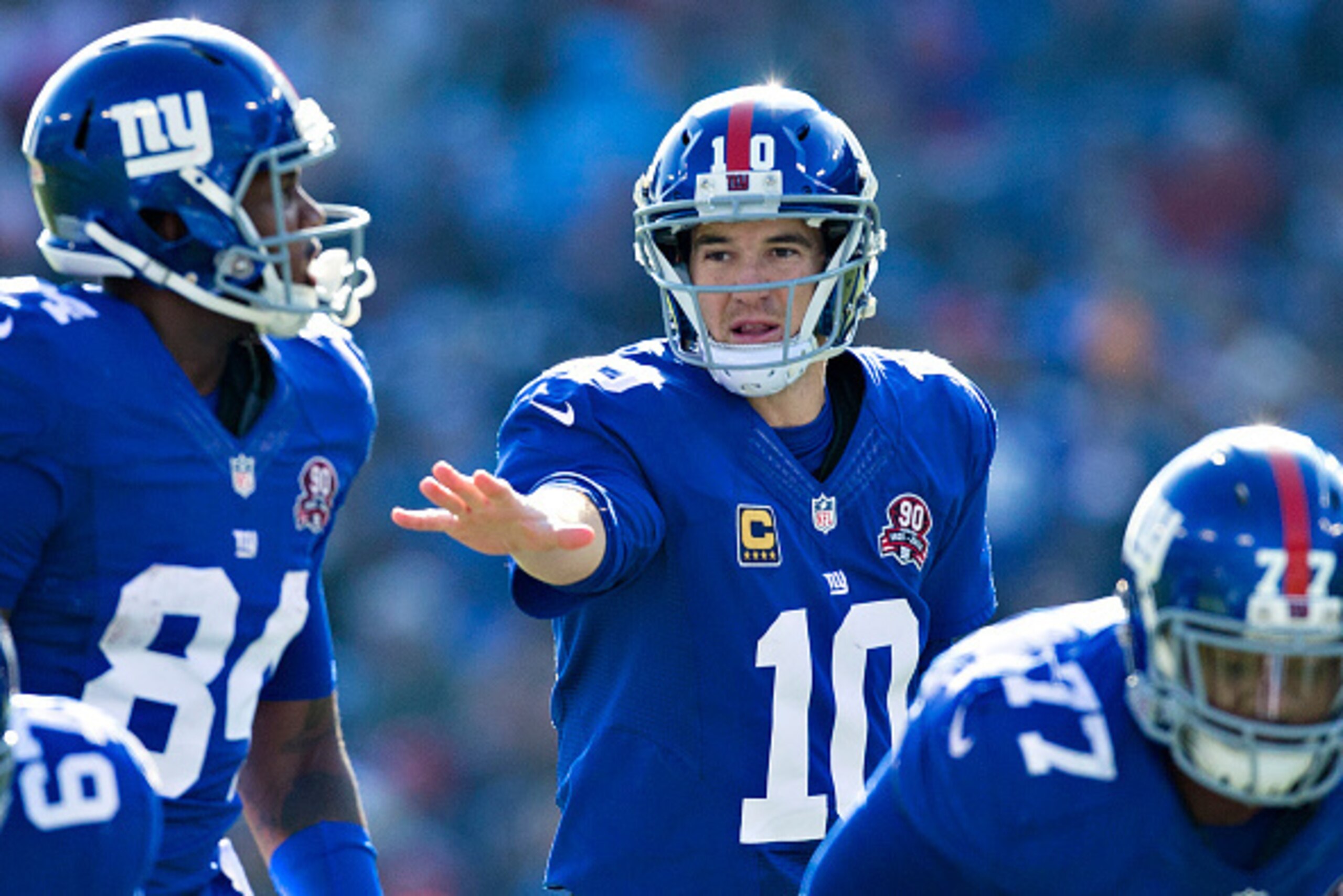 NASHVILLE, TN - DECEMBER 7:  Eli Manning #10 of the New York Giants directs his receivers in the first half of a game against the Tennessee Titans at LP Field on December 7, 2014 in Nashville, Tennessee.  (Photo by Wesley Hitt/Getty Images)