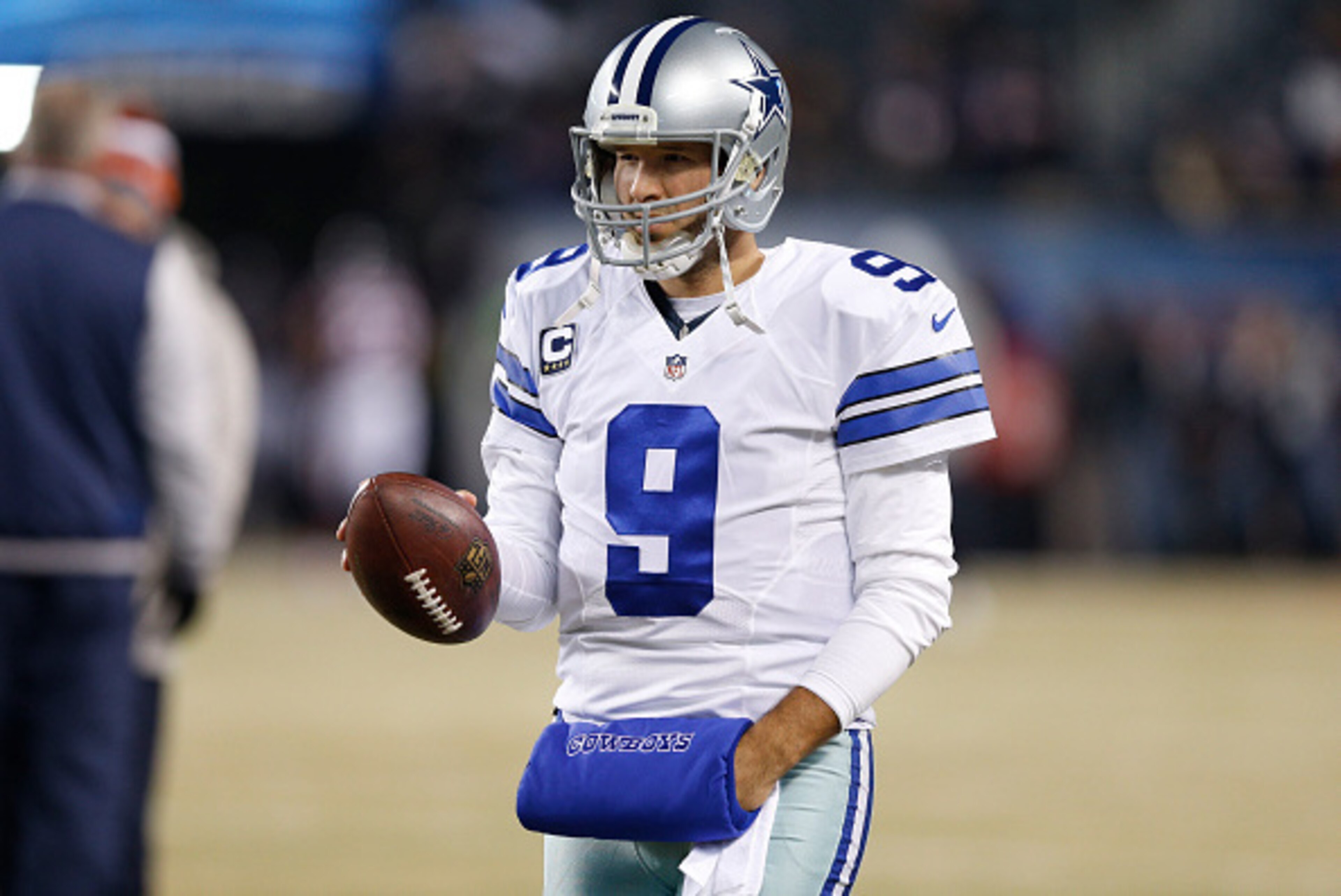CHICAGO, IL - DECEMBER 4: Tony Romo #9 of the Dallas Cowboys during warmups before a game against the Chicago Bears at Soldier Field on December 4, 2014 in Chicago, Illinois. (Photo by Joe Robbins/Getty Images)