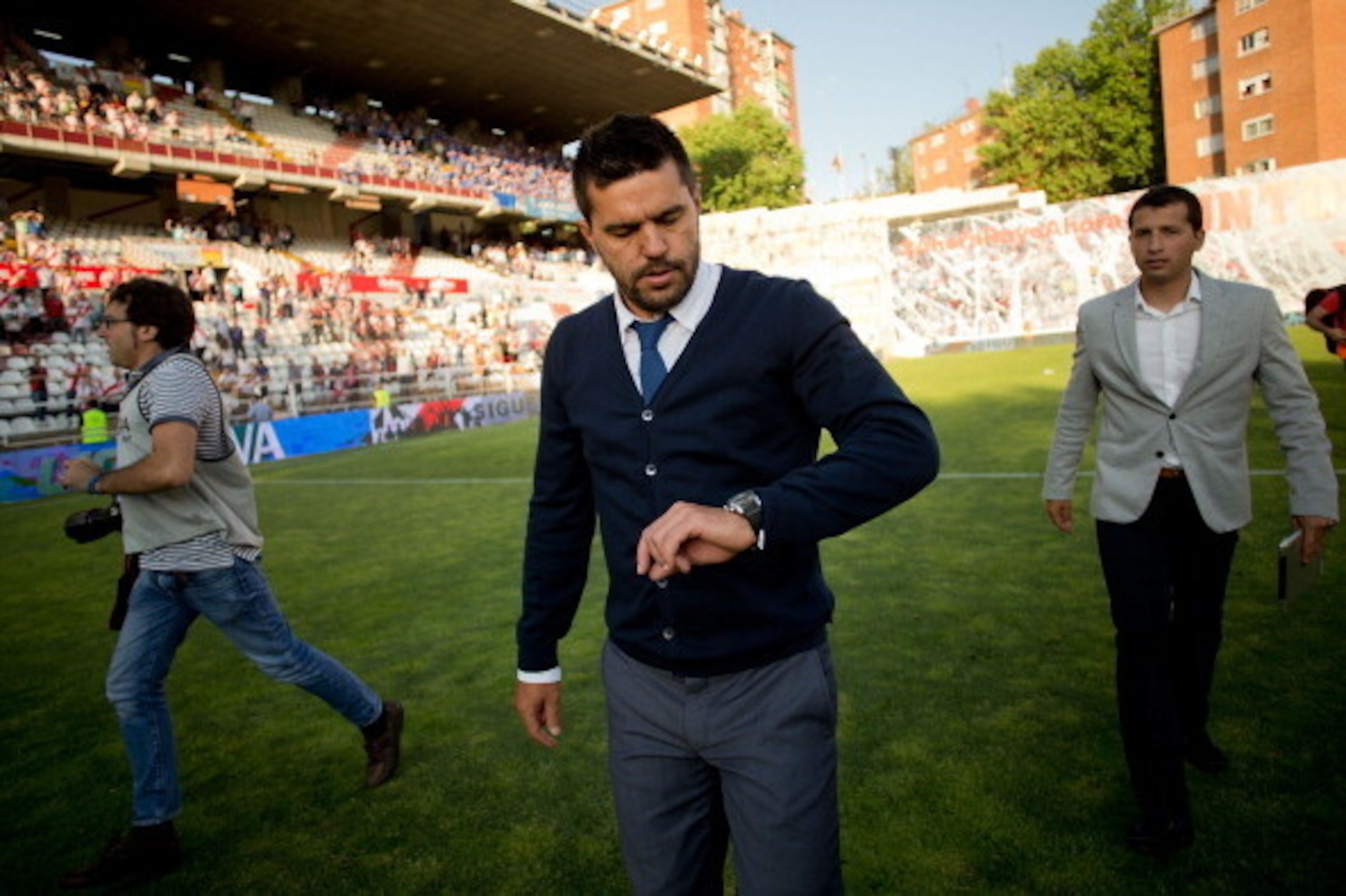 MADRID, SPAIN - MAY 18: Head coach Cosmin Contra of Getafe CF leaves the pitch after the La Liga match between Rayo Vallecano de Madrid and Getafe CF at Estadio de Vallecas on May 18, 2014 in Madrid, Spain. (Photo by Gonzalo Arroyo Moreno/Getty Images) MADRID, SPAIN - MAY 18: Head coach Cosmin Contra of Getafe CF leaves the pitch after the La Liga match between Rayo Vallecano de Madrid and Getafe CF at Estadio de Vallecas on May 18, 2014 in Madrid, Spain. (Photo by Gonzalo Arroyo Moreno/Getty Images)