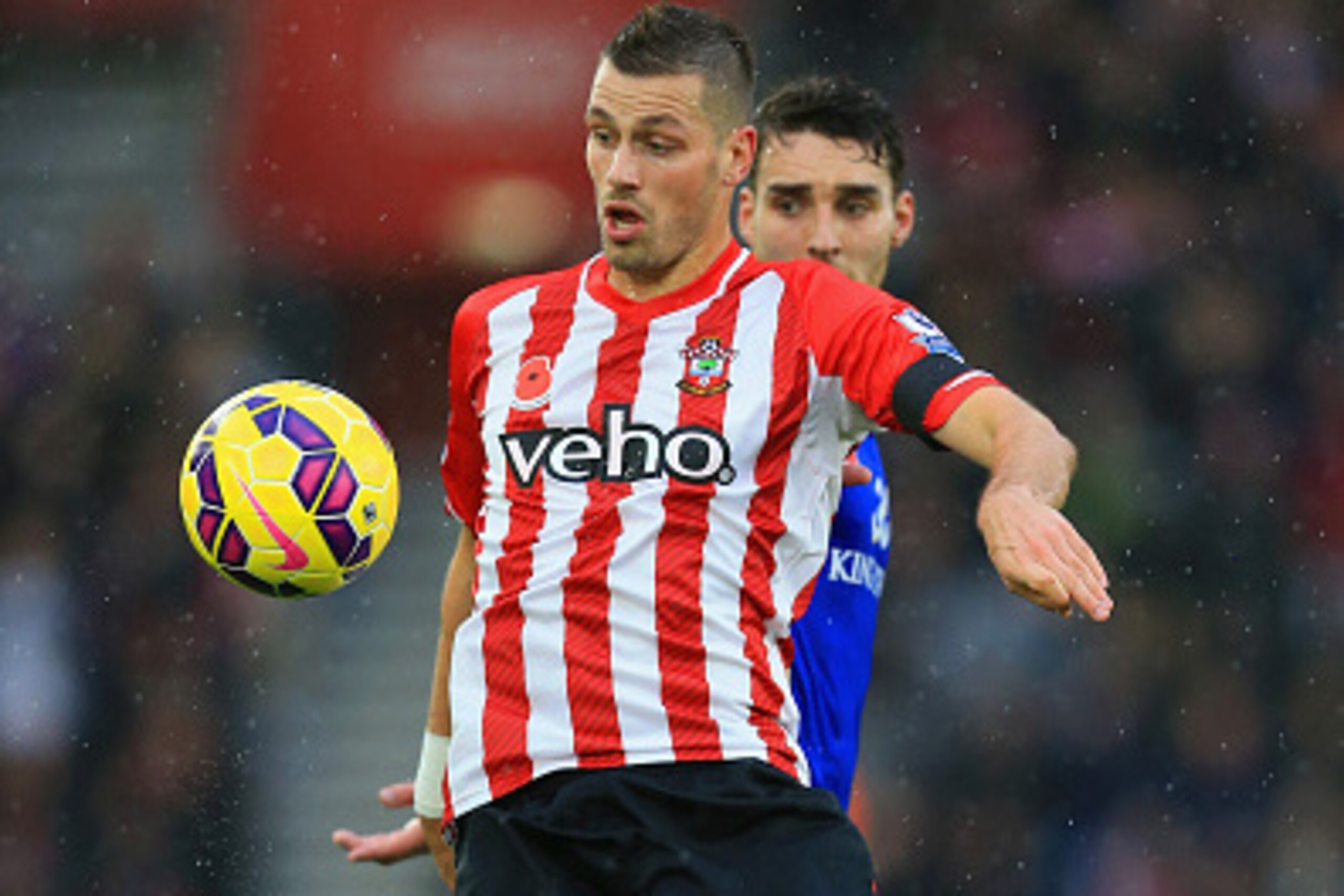 SOUTHAMPTON, ENGLAND - NOVEMBER 08:  Morgan Schneiderlin of Southampton controls the ball during the Barclays Premier League match between Southampton and Leicester City at St Mary's Stadium on November 8, 2014 in Southampton, England.  (Photo by David Ca