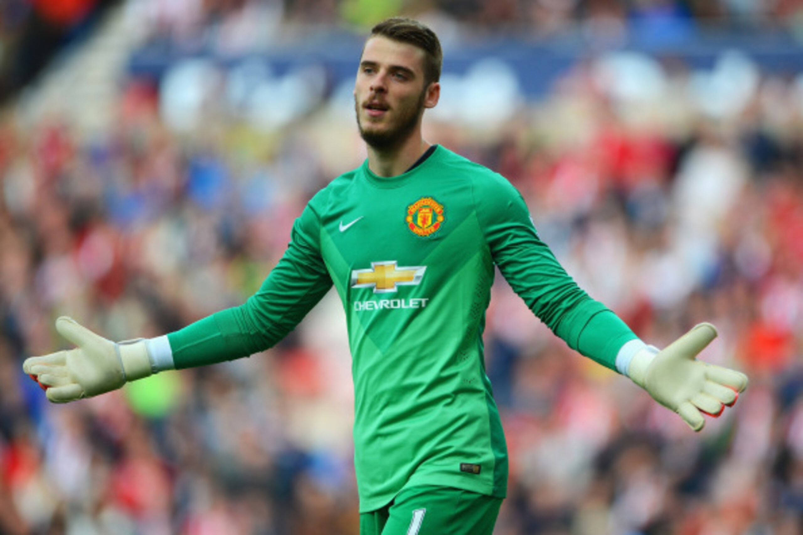SUNDERLAND, ENGLAND - AUGUST 24: David De Gea of Manchester United gestures during the Barclays Premier League match between Sunderland and Manchester United at Stadium of Light on August 24, 2014 in Sunderland, England.  (Photo by Michael Regan/Getty Ima