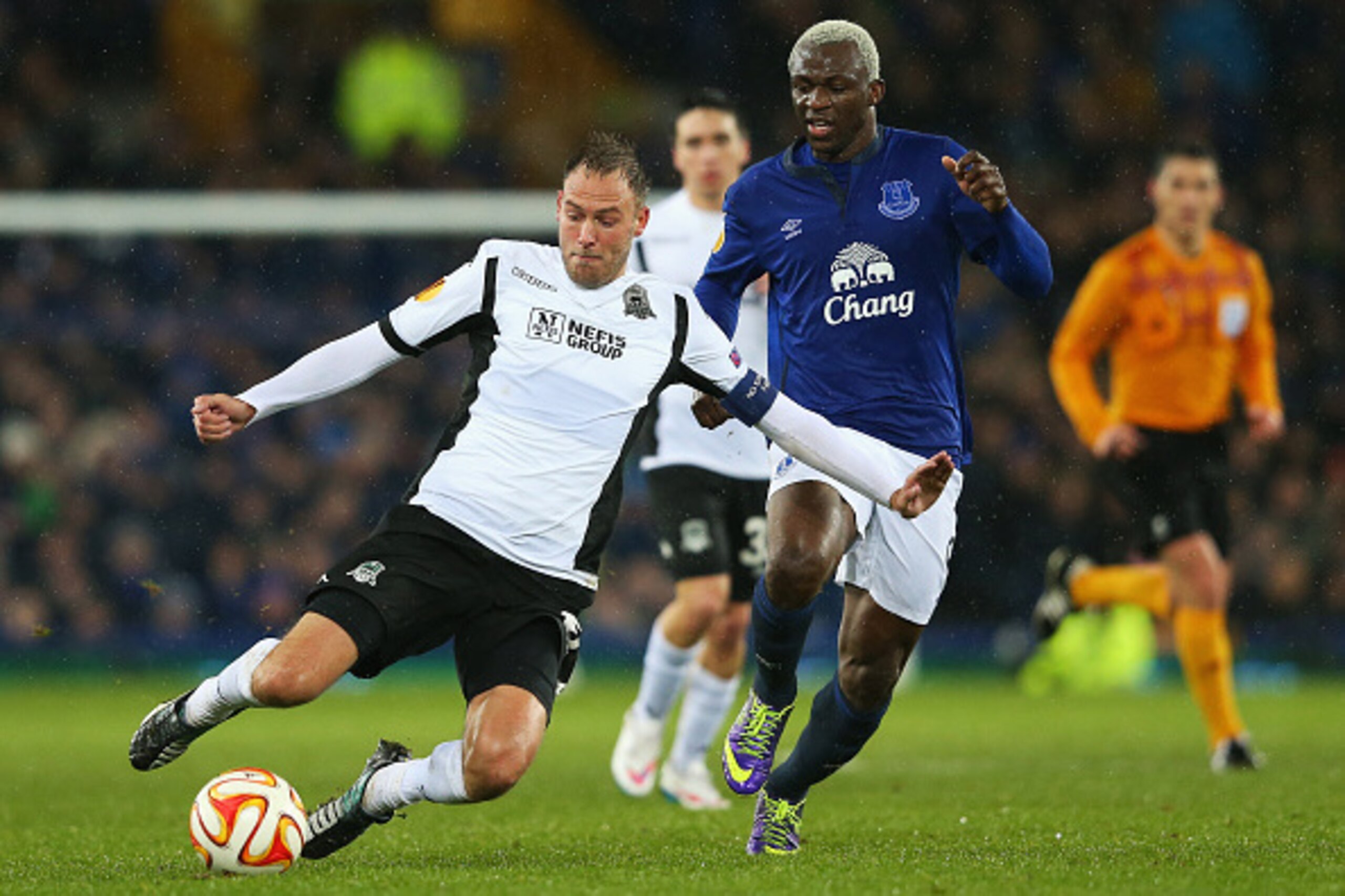 LIVERPOOL, ENGLAND - DECEMBER 11: Andreas Granqvist of Krasnodar is closed down by Arouna Kone of Everton during the UEFA Europa League Group H match between Everton and Krasnodar at Goodison Park on December 11, 2014 in Liverpool, England.  (Photo by Ale