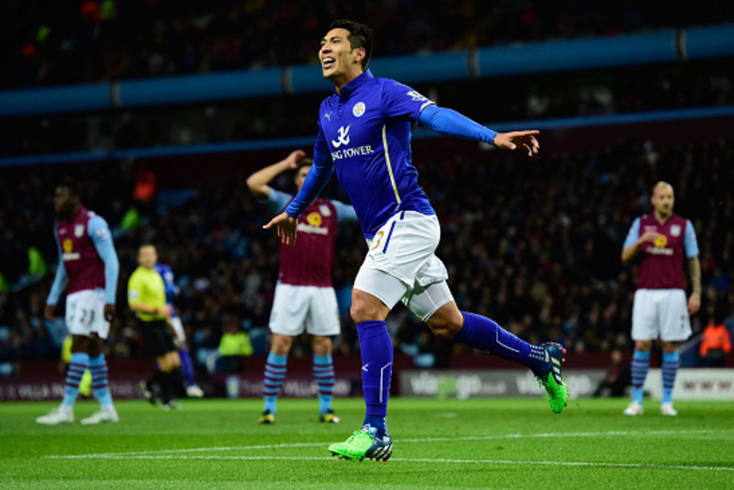 BIRMINGHAM, ENGLAND - DECEMBER 07: Leonardo Ulloa of Leicester celebrates after scoring the first goal during the Barclays Premier League match between Aston Villa and Leicester City at Villa Park on December 7, 2014 in Birmingham, England. (Photo by St BIRMINGHAM, ENGLAND - DECEMBER 07: Leonardo Ulloa of Leicester celebrates after scoring the first goal during the Barclays Premier League match between Aston Villa and Leicester City at Villa Park on December 7, 2014 in Birmingham, England. (Photo by St