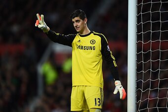MANCHESTER, ENGLAND - OCTOBER 26:  Thibaut Courtois of Chelsea in action during the Barclays Premier League match between Manchester United and Chelsea at Old Trafford on October 26, 2014 in Manchester, England.  (Photo by Laurence Griffiths/Getty Images)