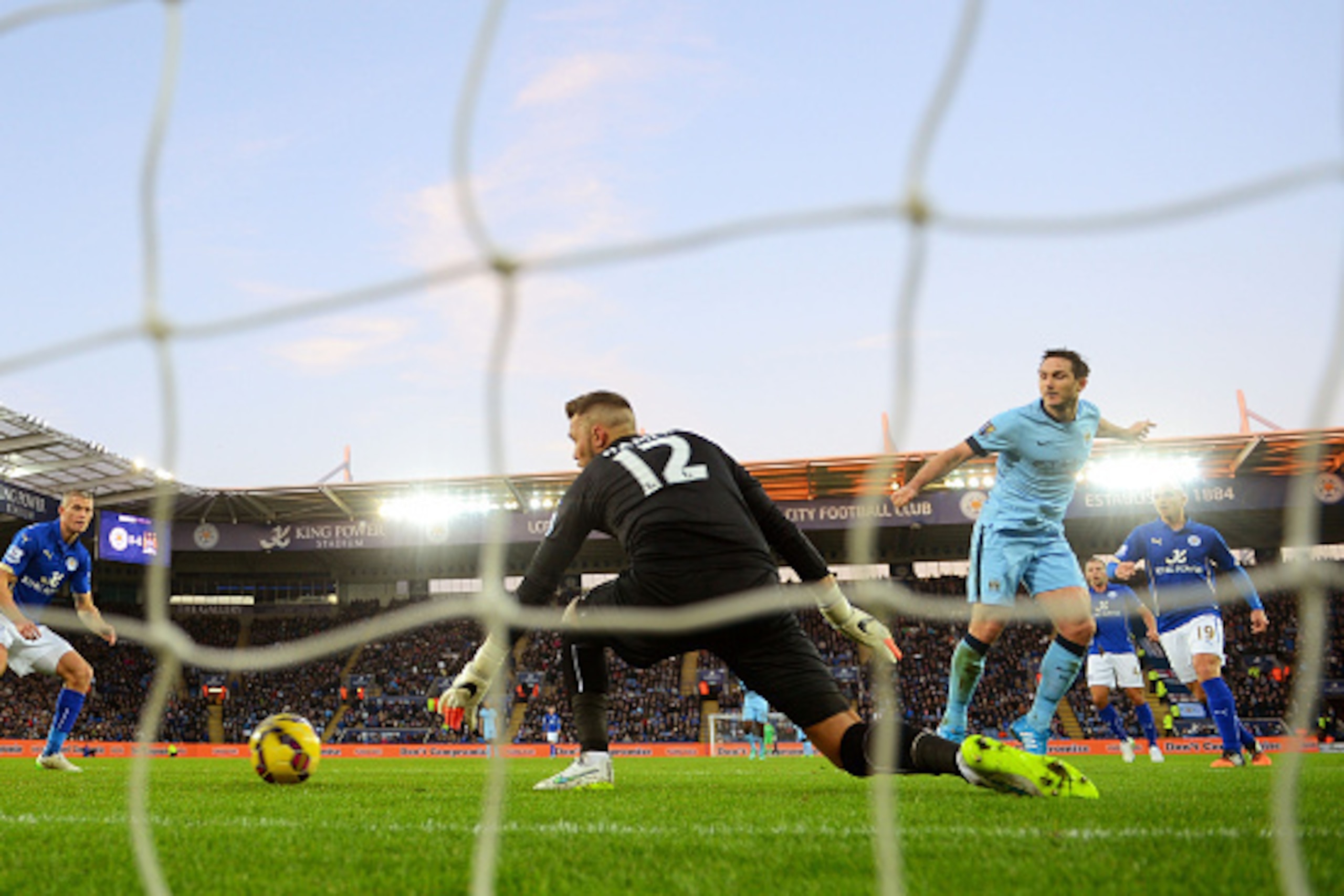 LEICESTER, ENGLAND - DECEMBER 13:  Frank Lampard of Manchester City scores the opening goal past goalkeeper Ben Hamer of Leicester City during the Barclays Premier League match between Leicester City and Manchester City at The King Power Stadium on Decemb
