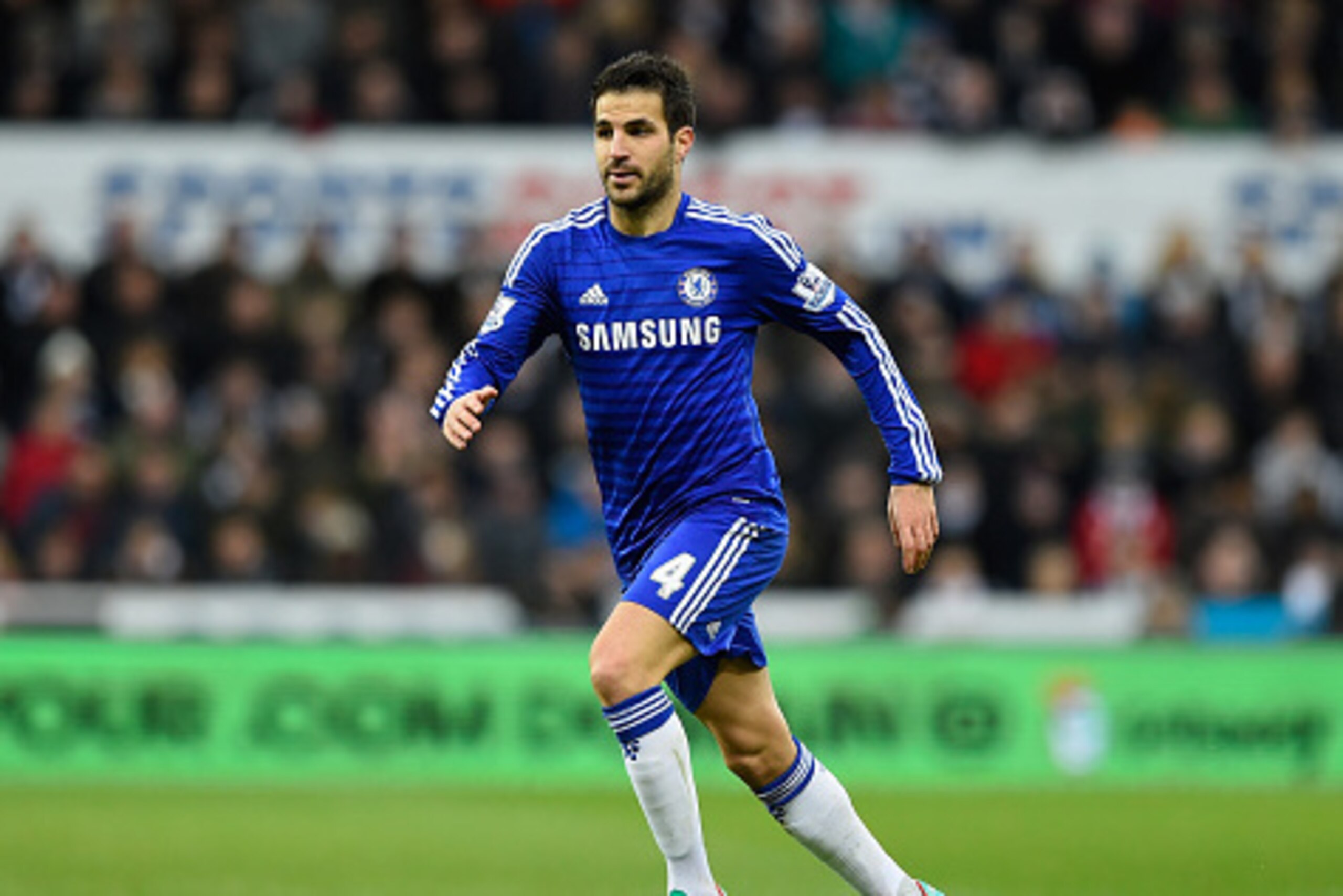 NEWCASTLE UPON TYNE, ENGLAND - DECEMBER 06:  Cesc Fabregas of Chelsea in action during the Barclays Premier League match between Newcastle United and Chelsea at St James' Park on December 6, 2014 in Newcastle upon Tyne, England.  (Photo by Mike Hewitt/Get