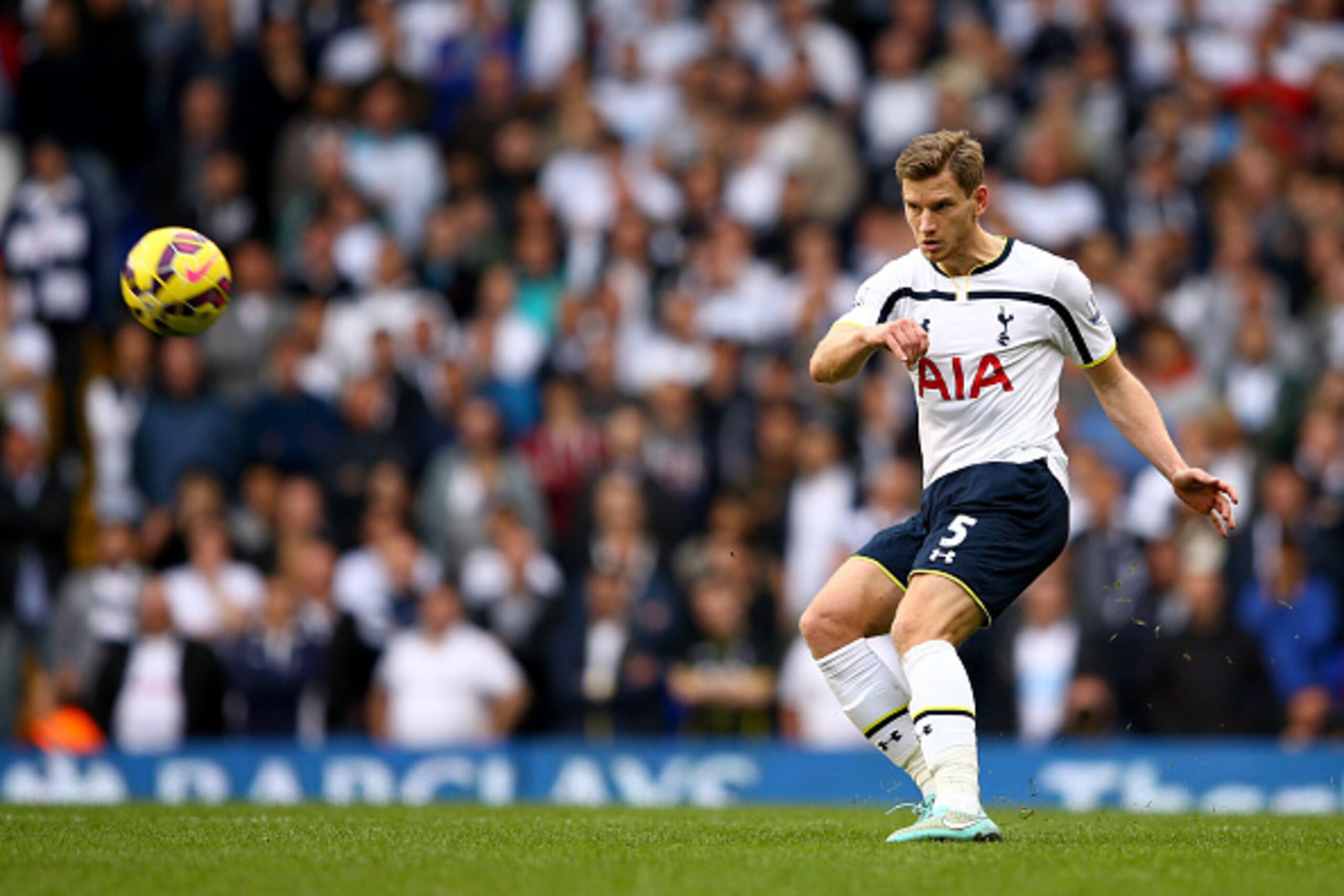 LONDON, ENGLAND - OCTOBER 26:  Jan Vertonghen of Spurs in action during the Barclays Premier League match between Tottenham Hotspur and Newcastle United at White Hart Lane on October 26, 2014 in London, England.  (Photo by Richard Heathcote/Getty Images)