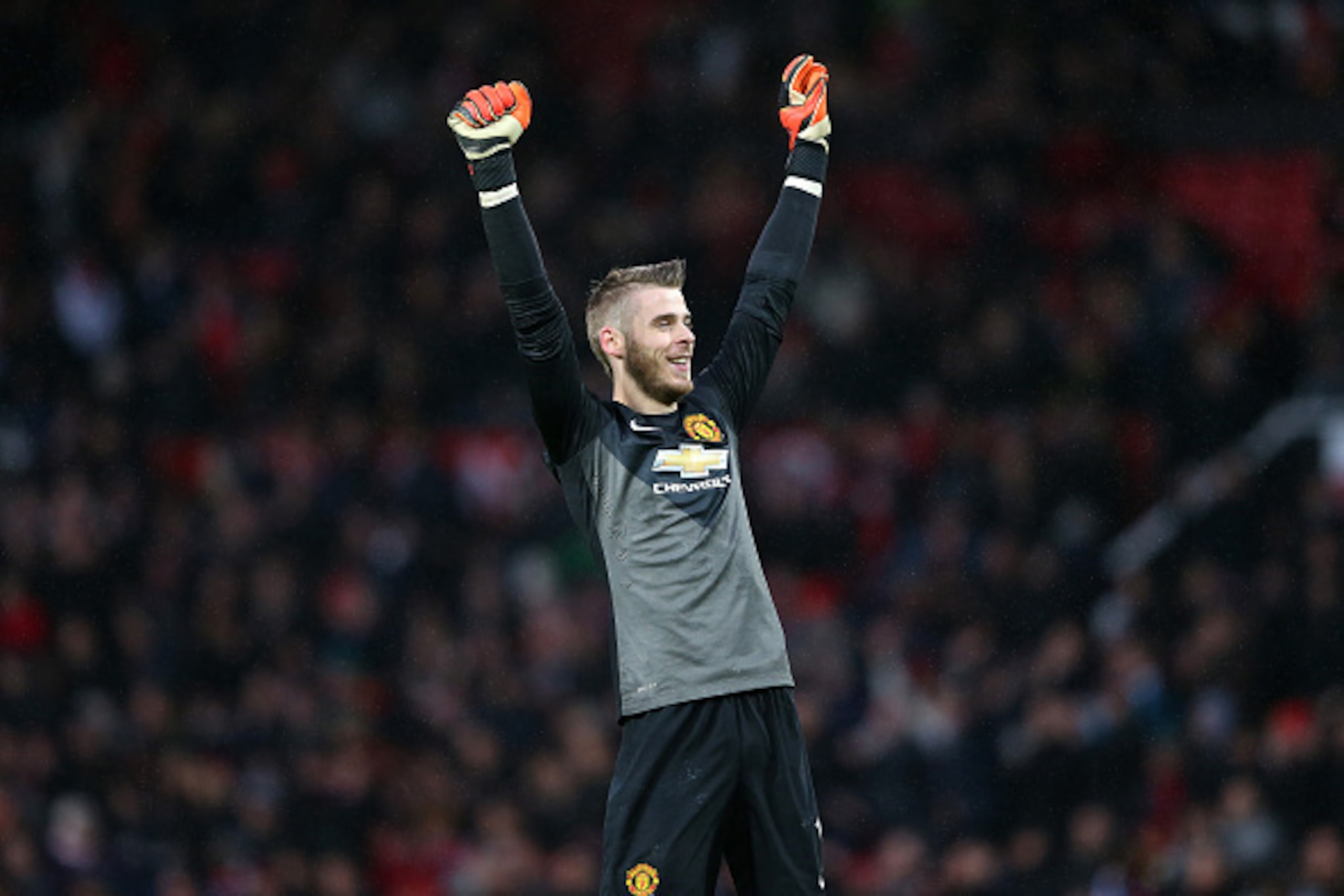 MANCHESTER, ENGLAND - DECEMBER 14:  David De Gea of Manchester United celebrates at the end of the Barclays Premier League match between Manchester United and Liverpool at Old Trafford on December 14, 2014 in Manchester, England.  (Photo by Alex Livesey/G